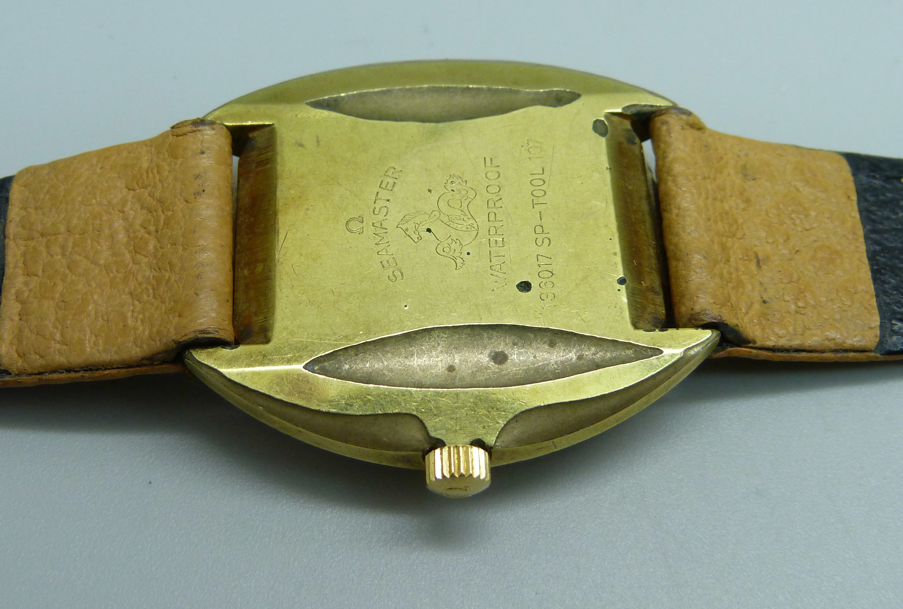 A gentleman's Omega Seamaster Cosmic wristwatch with date, (plate on case back a/f) - Image 4 of 7