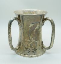 A silver three handled cup, Birmingham 1908, 193g, 9cm