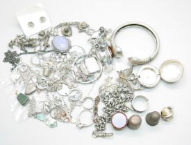 A collection of silver and other jewellery, an Albert chain, two thimbles, a sovereign case