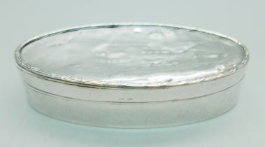 A silver trinket box, Birmingham 1912, 80g, 87mm, top a/f