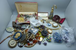 Costume jewellery