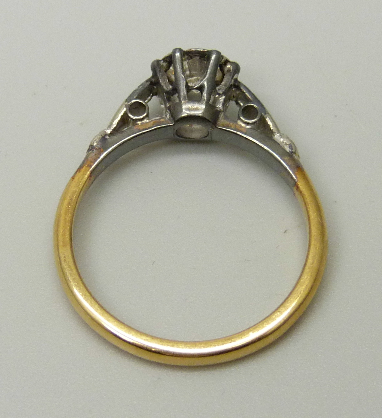 An 18ct yellow gold and platinum set round brilliant cut diamond solitaire ring, approximately 0. - Image 5 of 5