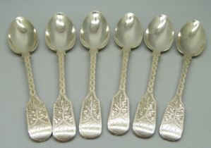 Six Victorian silver teaspoons with brite cut detail, London 1861, 71.6g