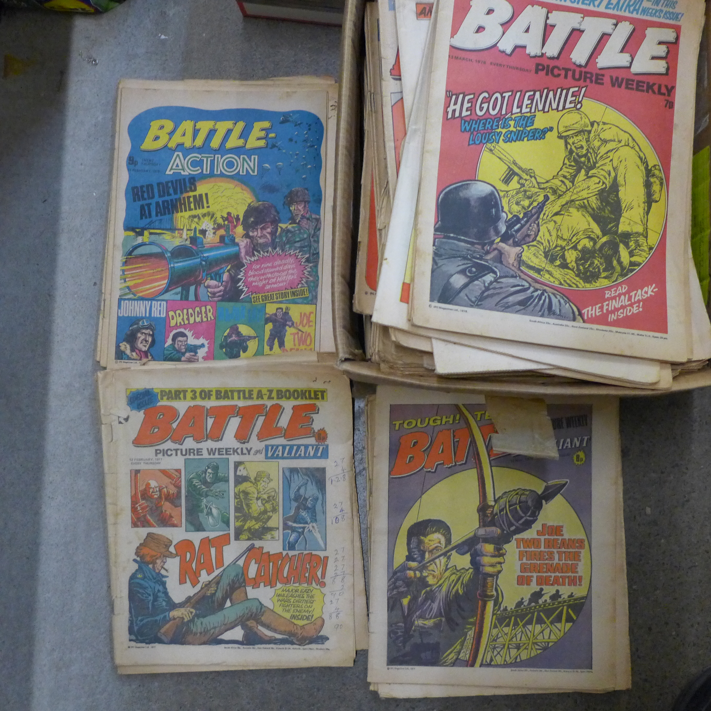 Approximately 130 vintage War and other comics
