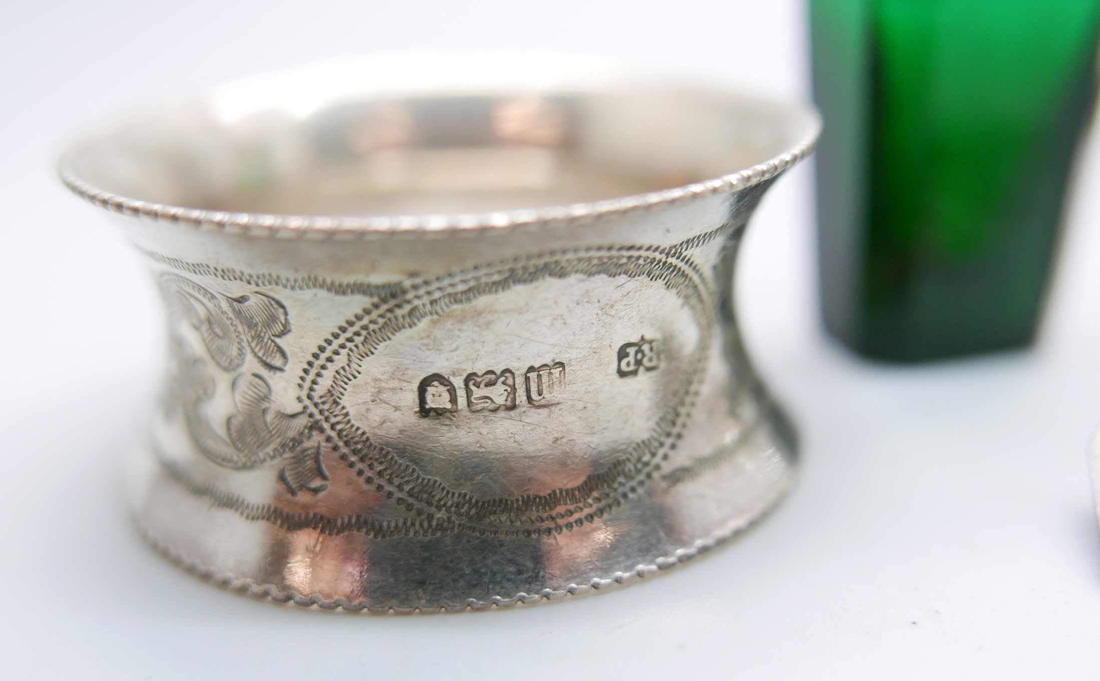 A silver boxed napkin ring, 25g, a green glass scent bottle with inner stopper and Stanhope - Image 3 of 4
