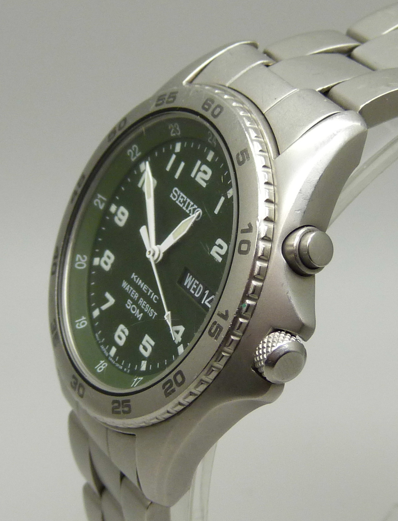A Seiko kinetic wristwatch - Image 2 of 5