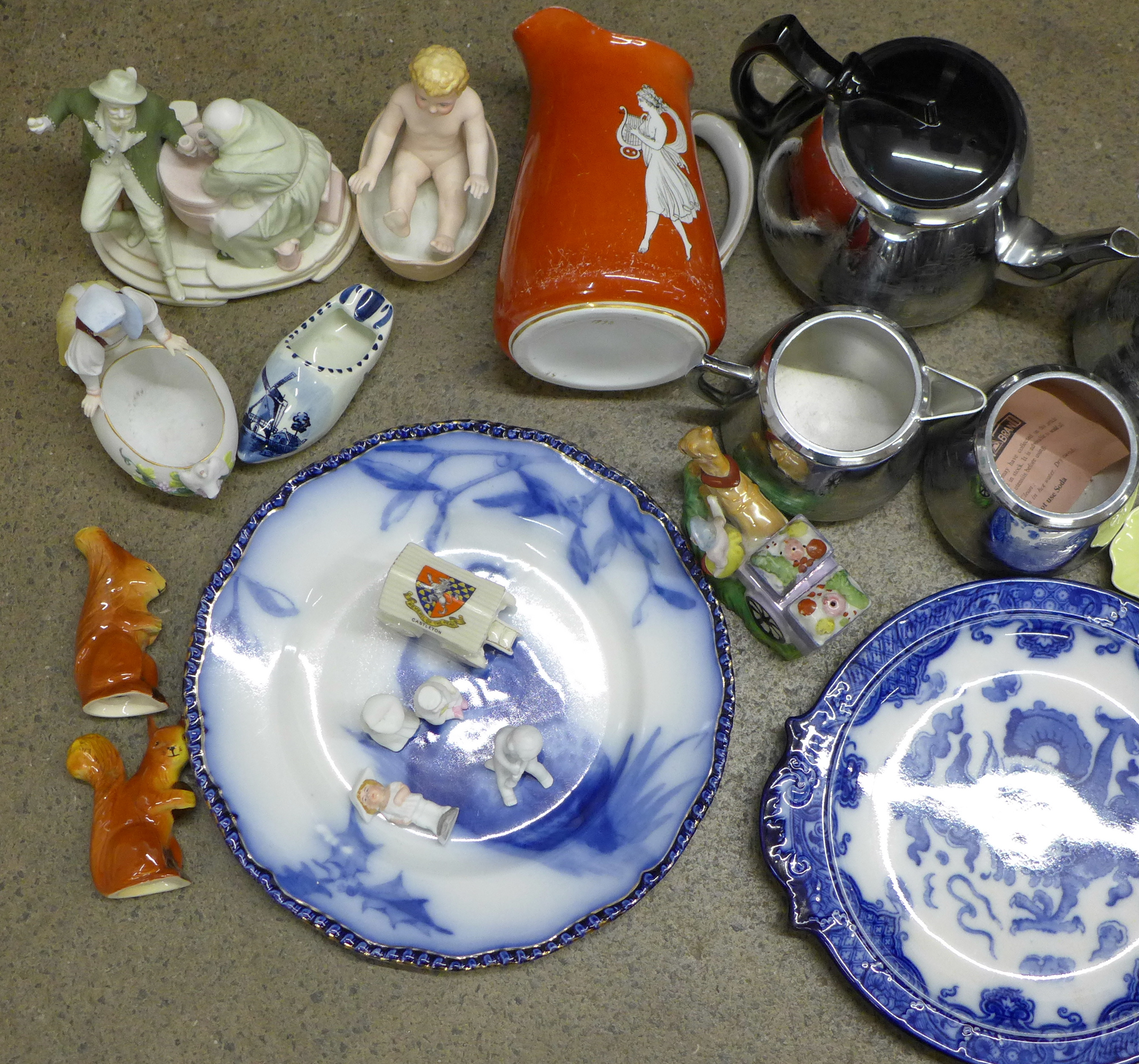 A collection of mixed china including Carlton Ware, Delft, crested ware and a Swan Chromalin four - Image 3 of 4