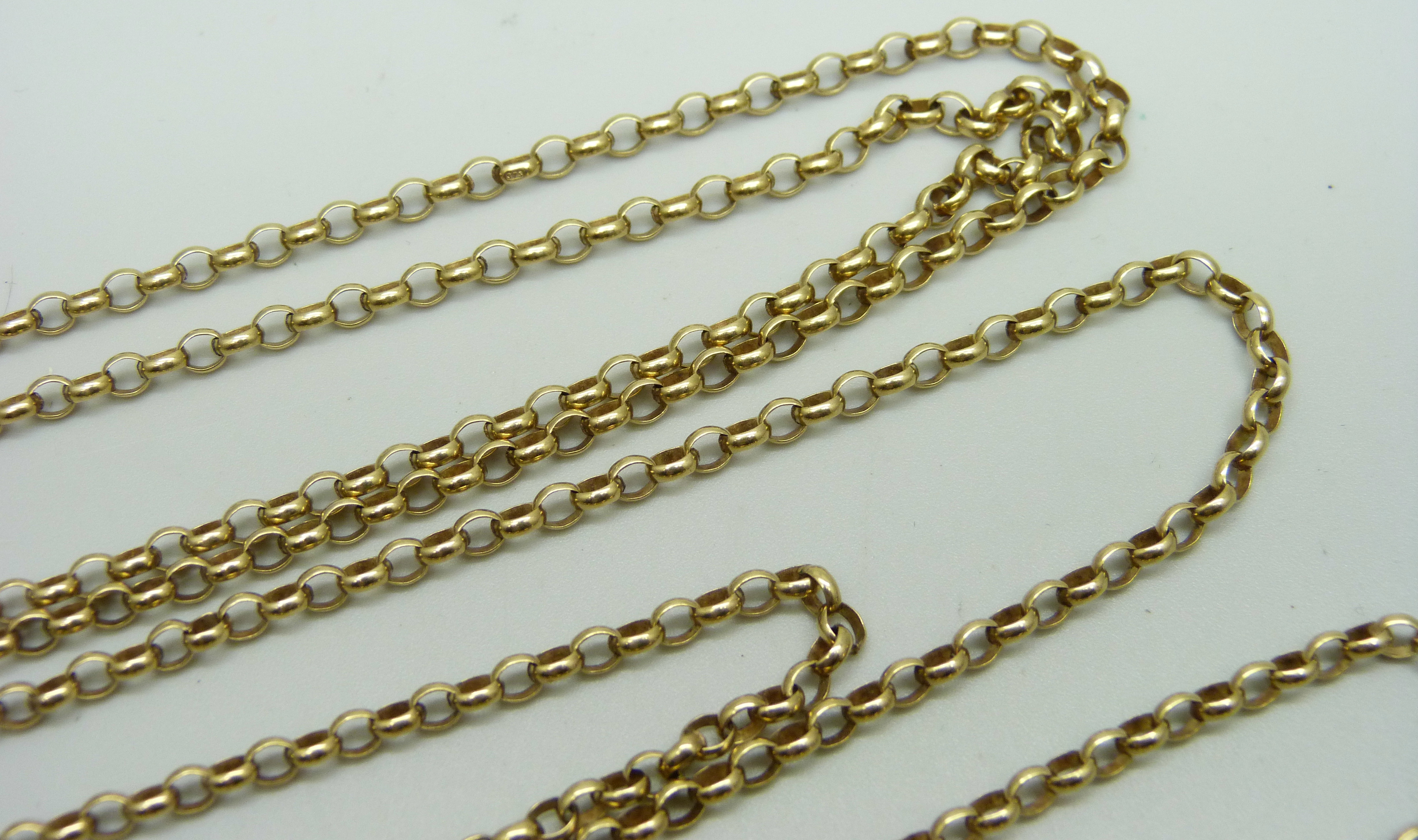 An unmarked yellow metal oval belcher link long guard chain (tests as 9ct gold), 158cm, 26.1g - Image 2 of 3