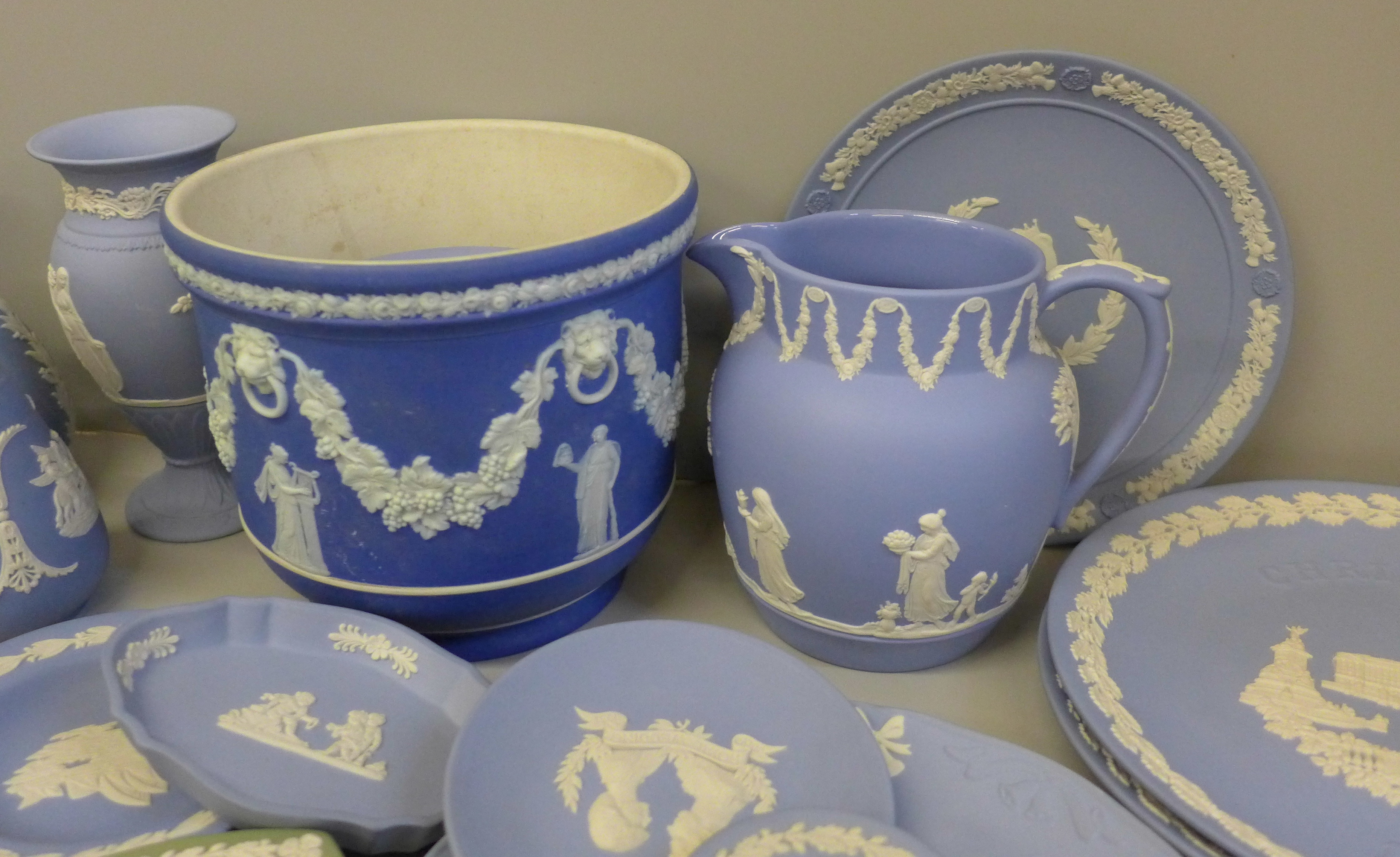 A box of approximately 20 items of Wedgwood Jasperware including a jardiniere, jug, vases, lidded - Image 3 of 5