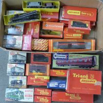 Airfix, Tri-ang and Hornby OO gauge wagons, station set, Rosebud Kitmaster, etc.