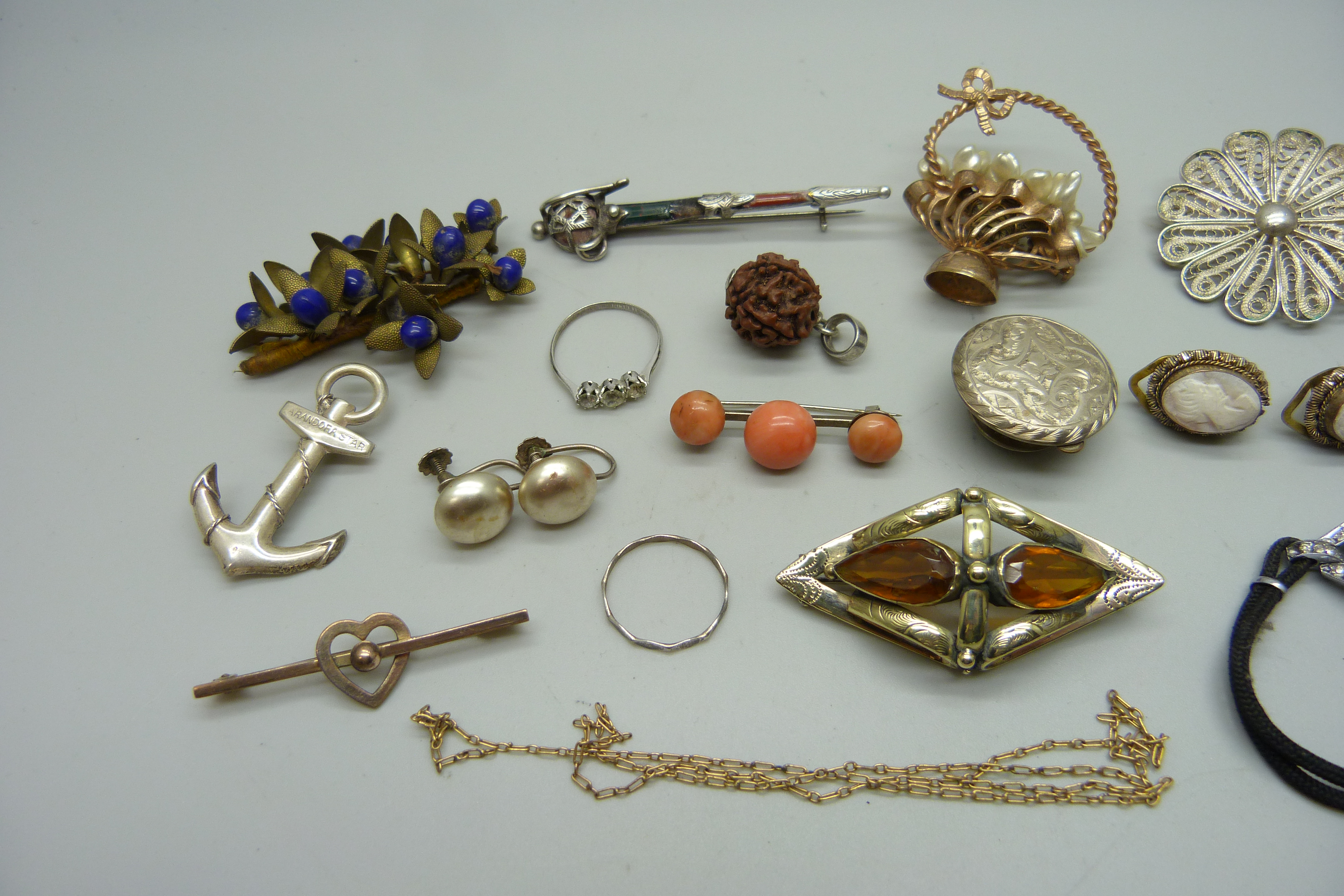 Vintage jewellery including a coral brooch, a silver anchor brooch, etc. - Image 2 of 3