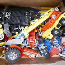 A collection of Lego Technic **PLEASE NOTE THIS LOT IS NOT ELIGIBLE FOR IN-HOUSE POSTING AND