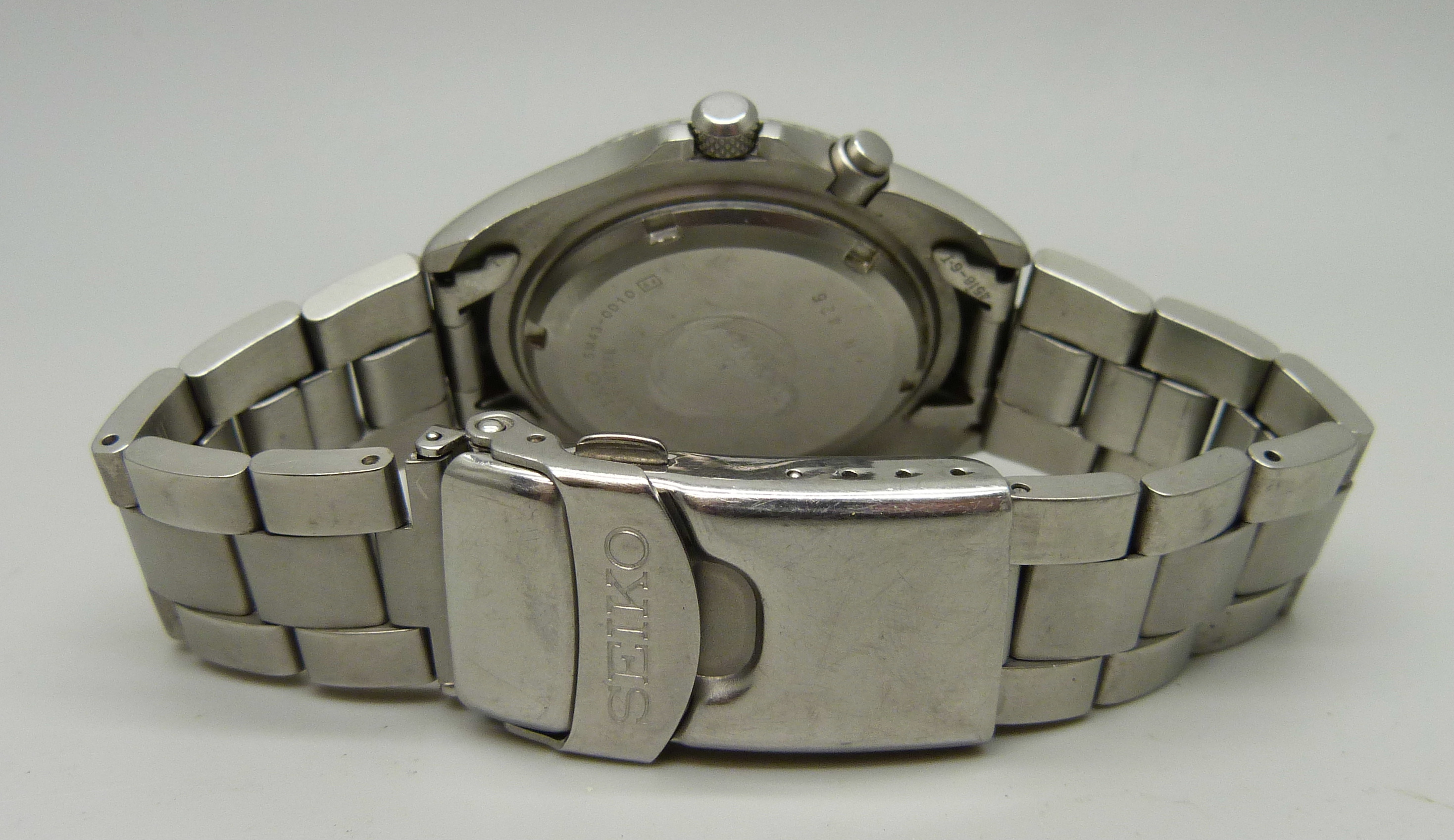 A Seiko kinetic wristwatch - Image 5 of 5