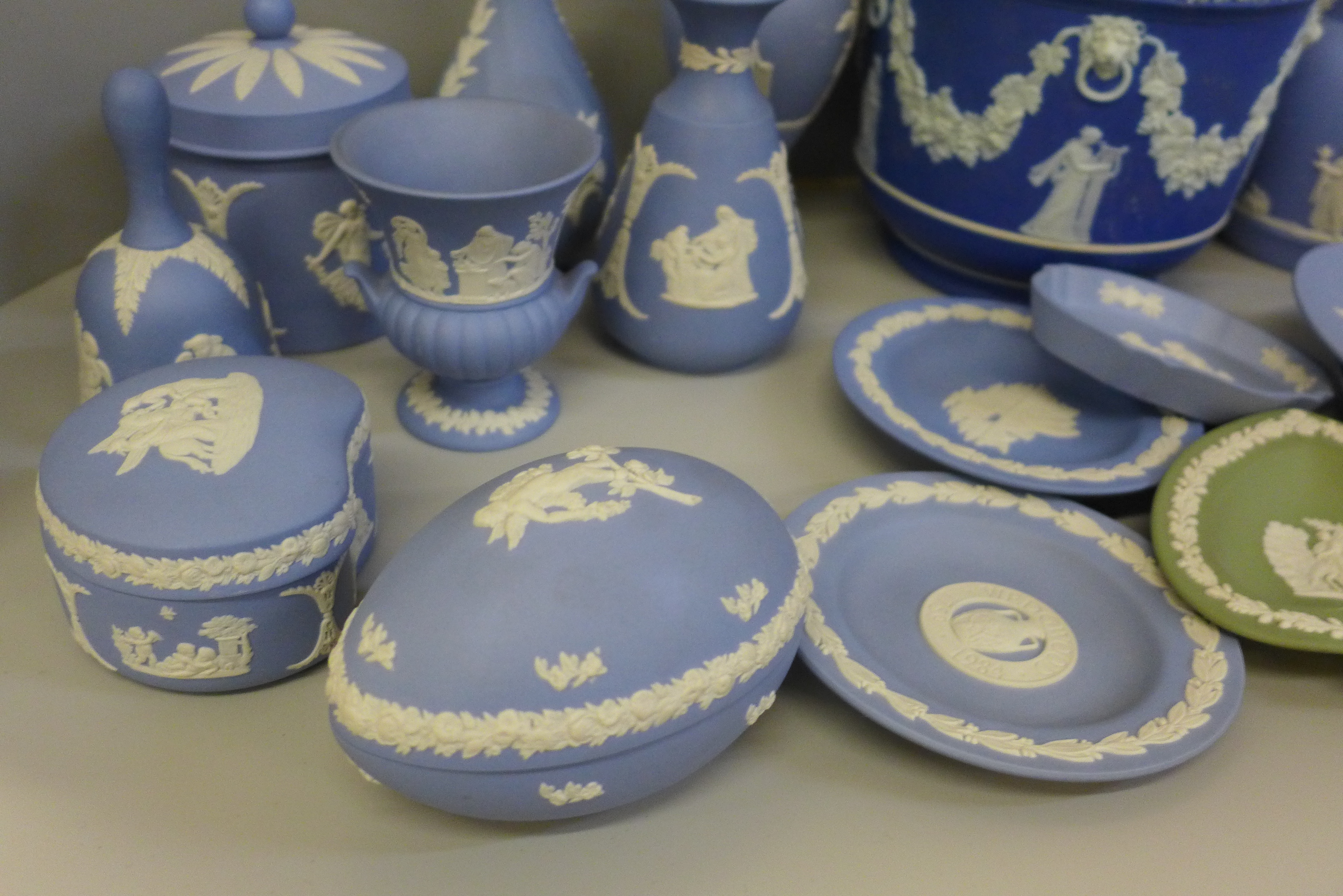 A box of approximately 20 items of Wedgwood Jasperware including a jardiniere, jug, vases, lidded - Image 5 of 5