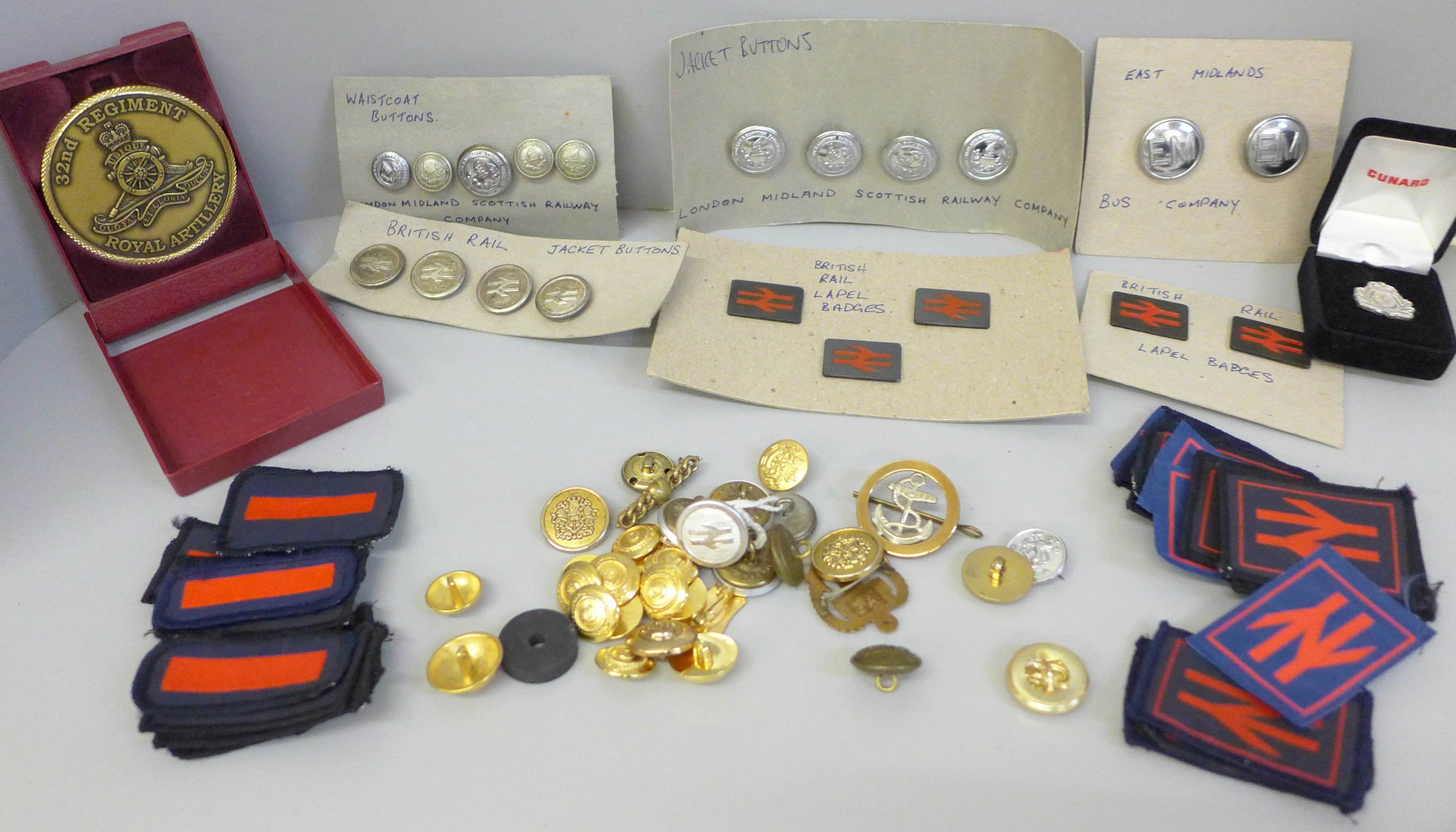 Assorted BR buttons and badges, military badges and a Royal Artillery medallion