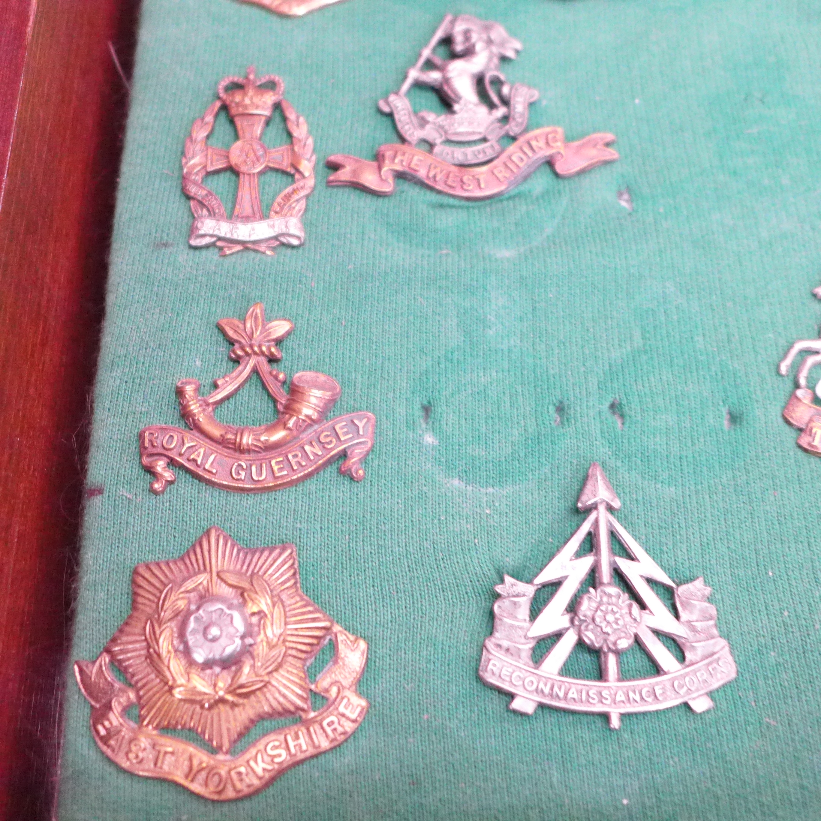 A large collection of military cap badges including Gordon Highlanders, Scottish Light, Royal - Image 9 of 9