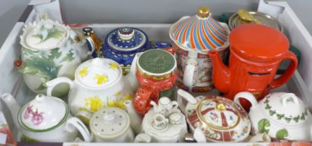 A box of novelty and decorative teapots **PLEASE NOTE THIS LOT IS NOT ELIGIBLE FOR IN-HOUSE