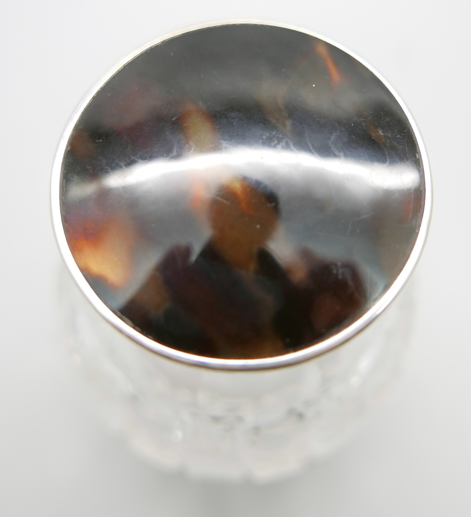 A silver topped globular glass scent bottle - Image 3 of 3