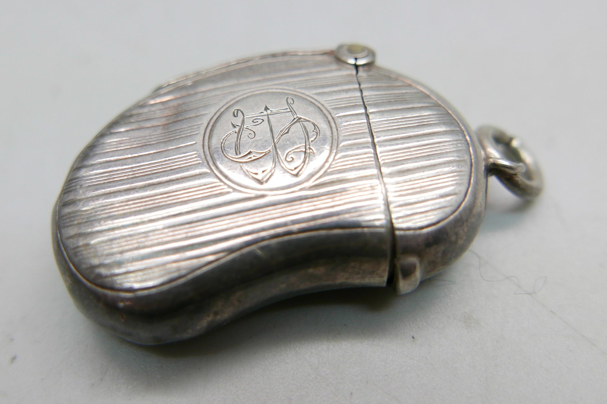 A late Victorian silver vesta case, Birmingham 1899, maker CS*FS - Image 2 of 5