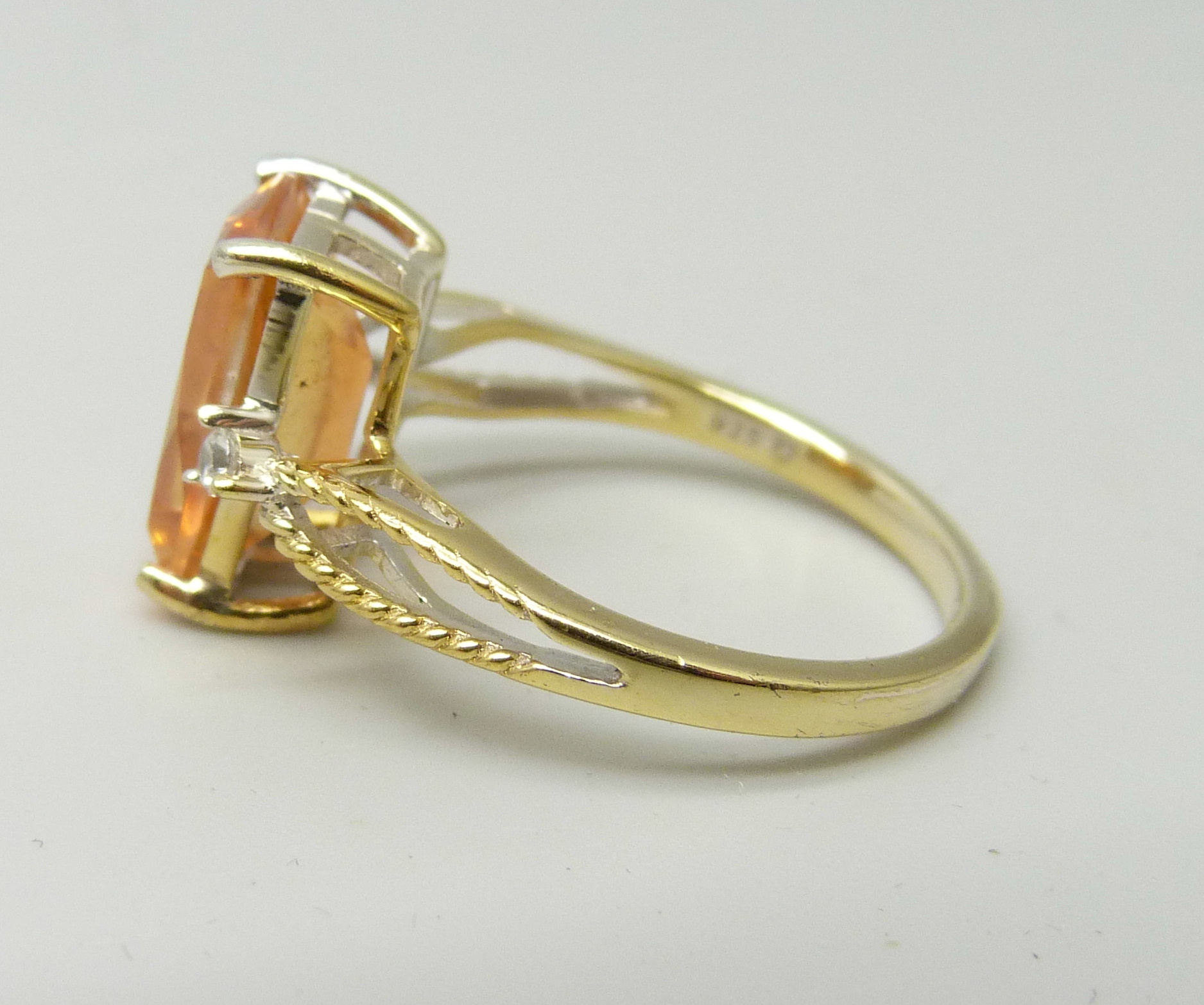 A silver gilt and sunstone ring, Q - Image 3 of 3