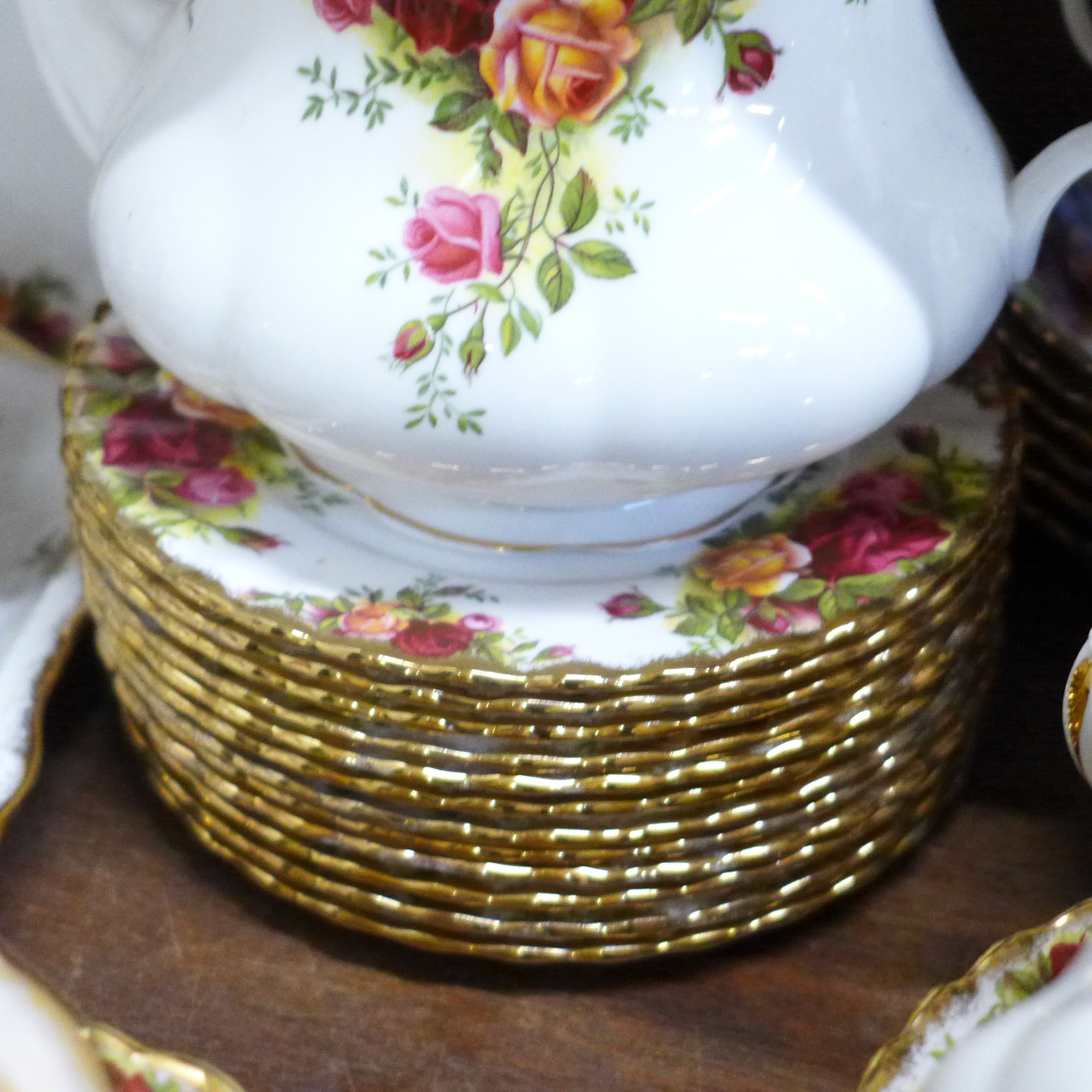 Royal Albert Old Country Roses teawares, teapot, bowls, sandwich plates, etc. **PLEASE NOTE THIS LOT - Image 3 of 5