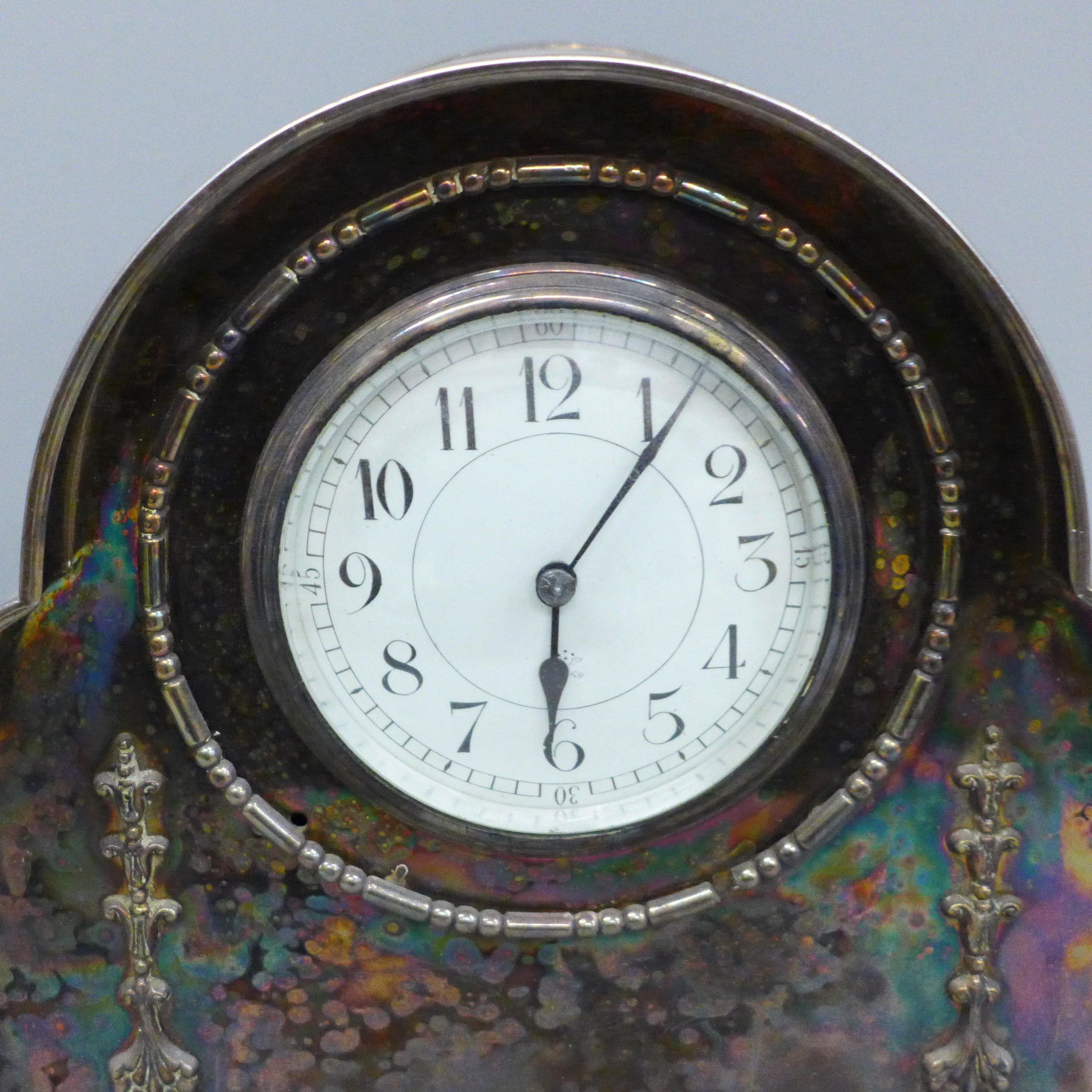 A silver plated mantel clock with French movement, 32cm wide, with key - Image 2 of 6