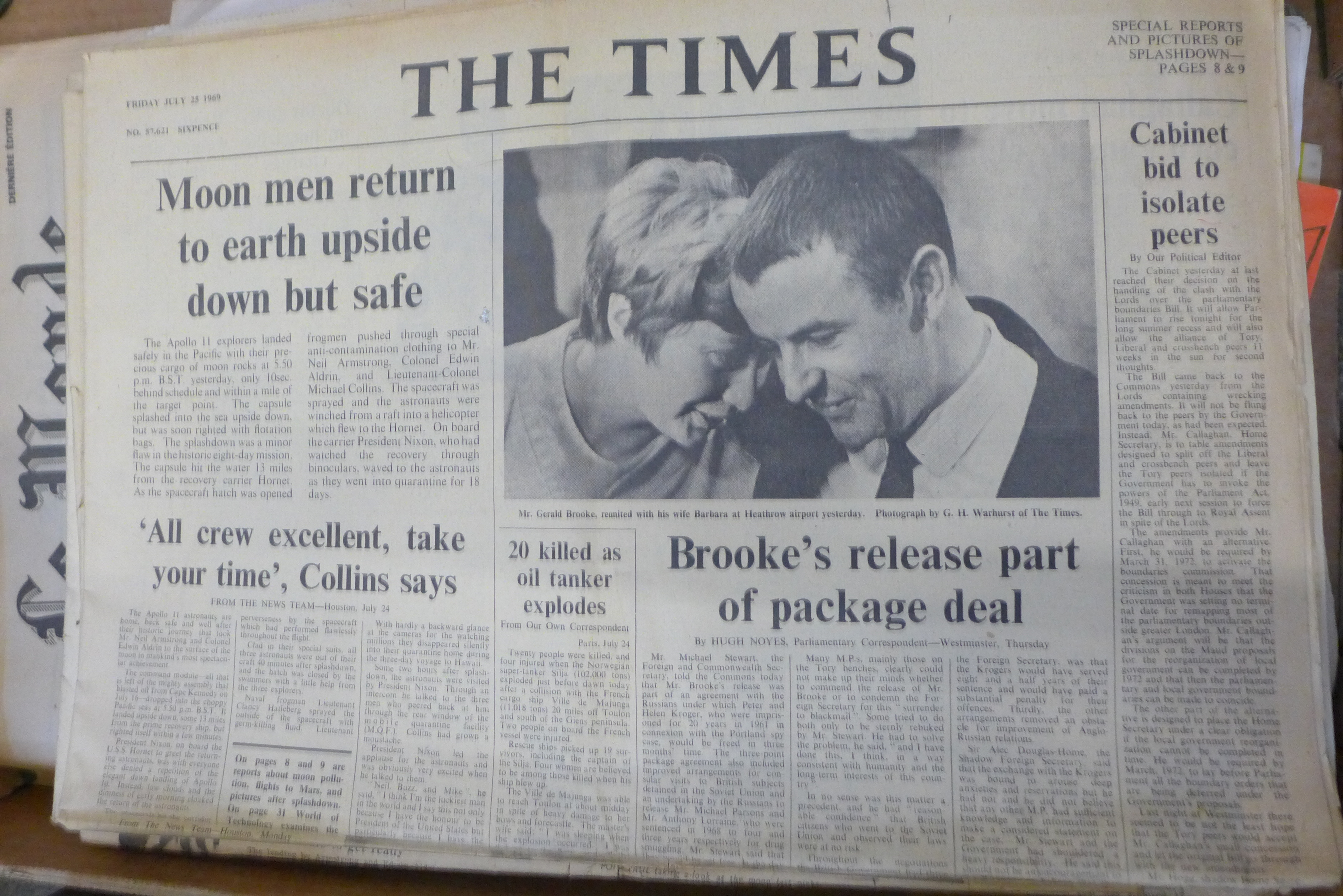 A collection of newspaper ephemera; WWI/WWII, Kennedy Assassination, first man on the moon, - Image 3 of 12