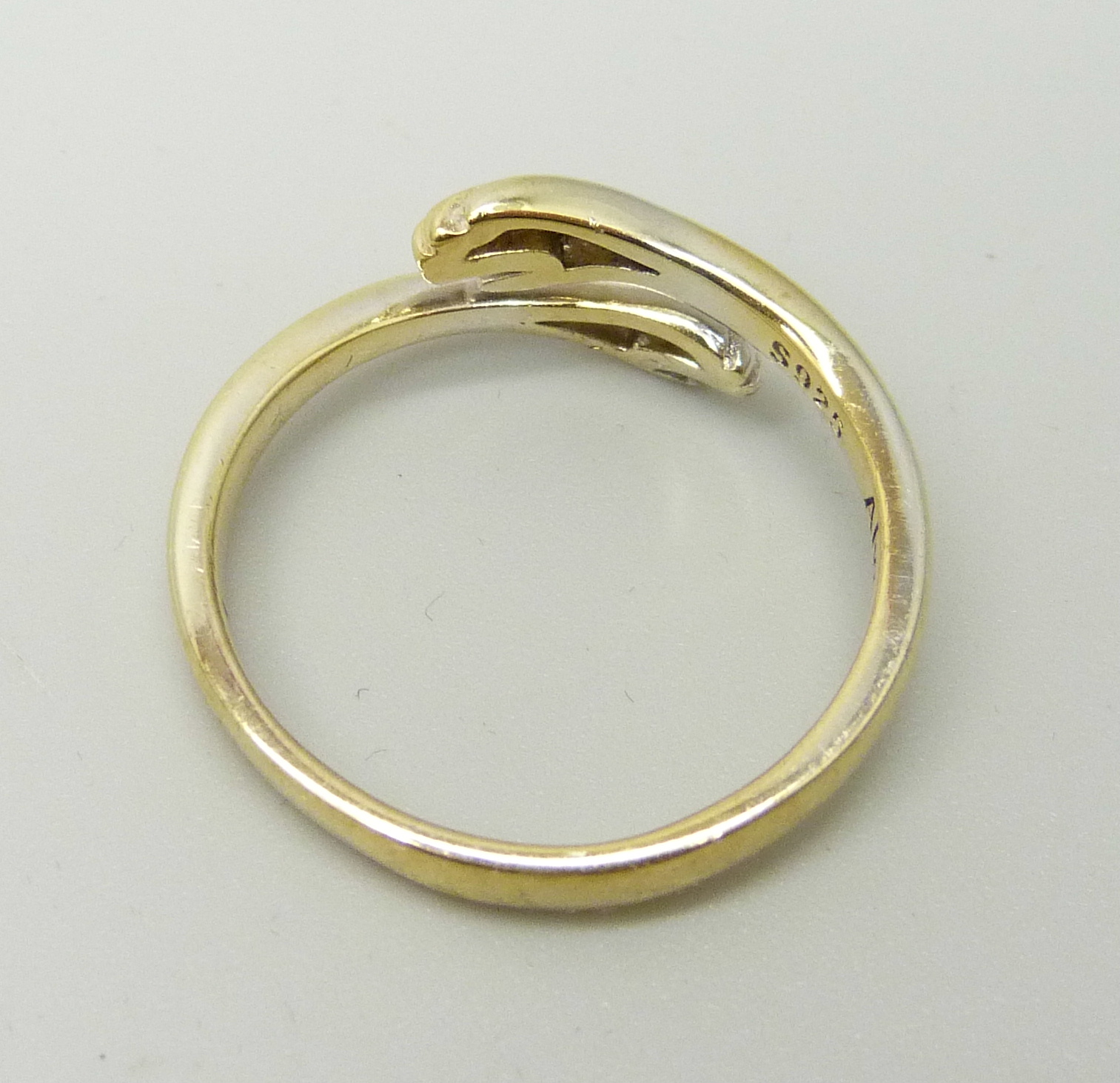 A silver gilt ring, P - Image 3 of 6
