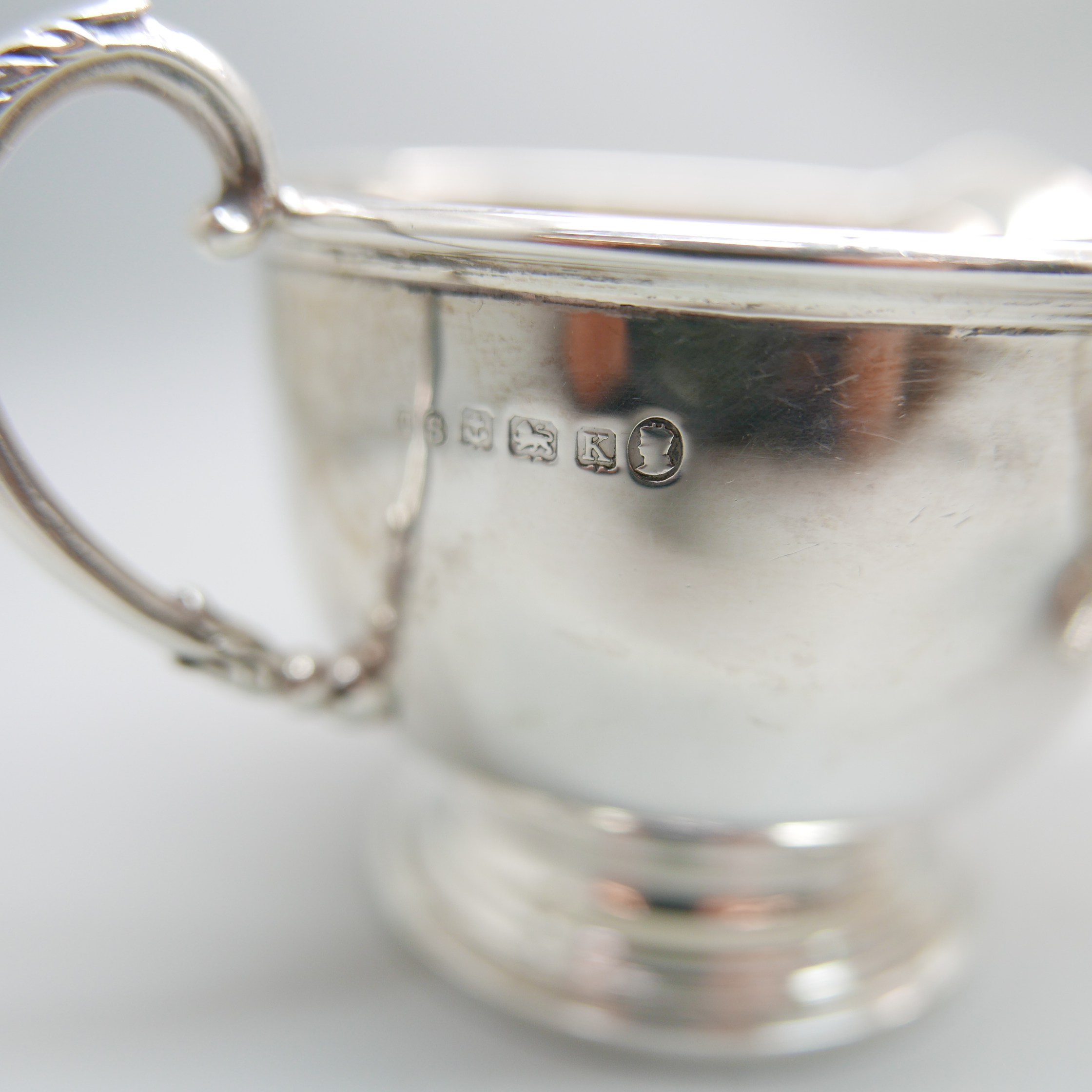 A silver cream and sugar, 193g - Image 2 of 4