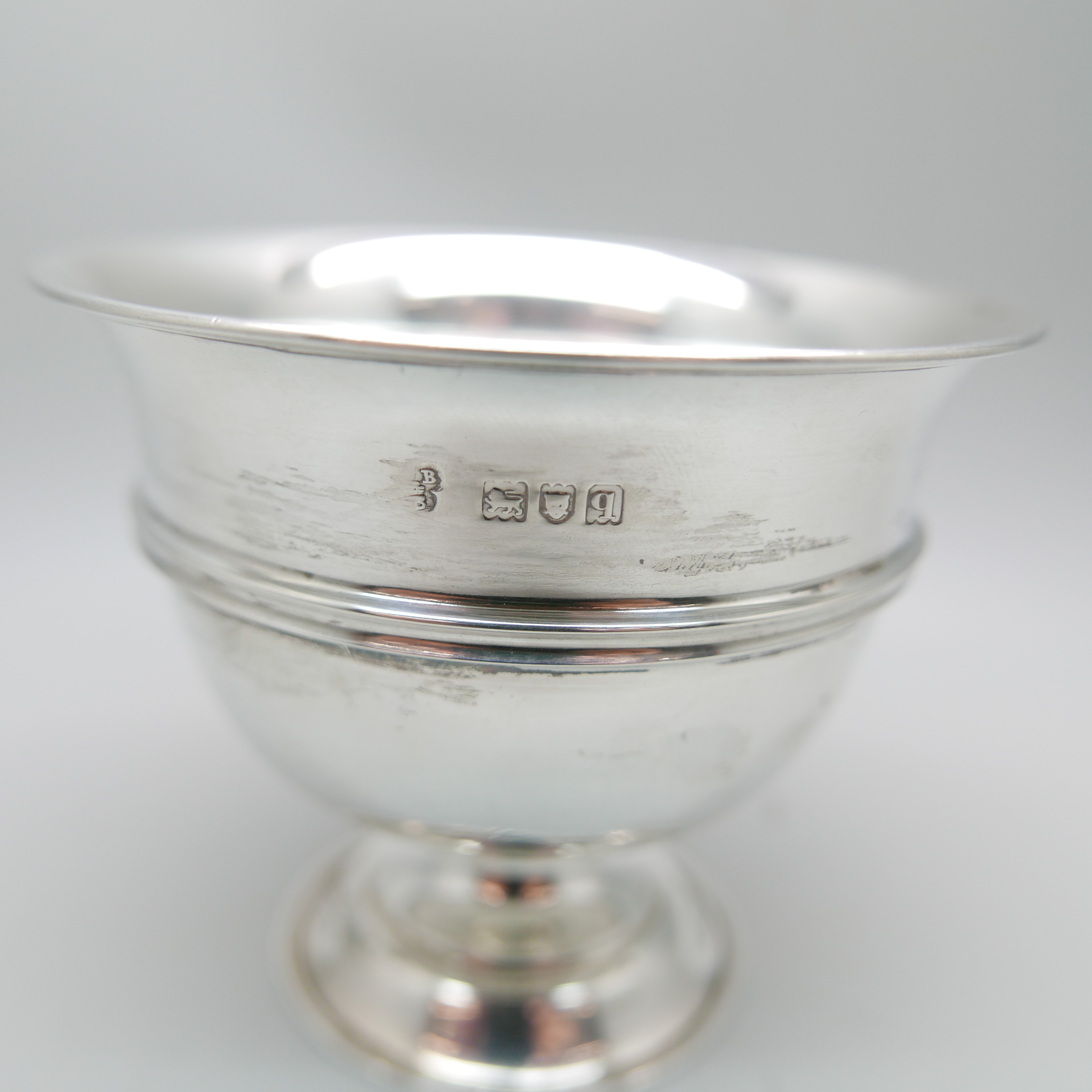A silver bowl, London 1911, 65g, diameter 9.5cm - Image 2 of 3