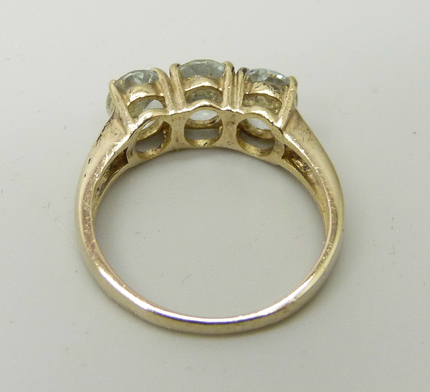 A silver gilt rock crystal trilogy ring, L - Image 3 of 3