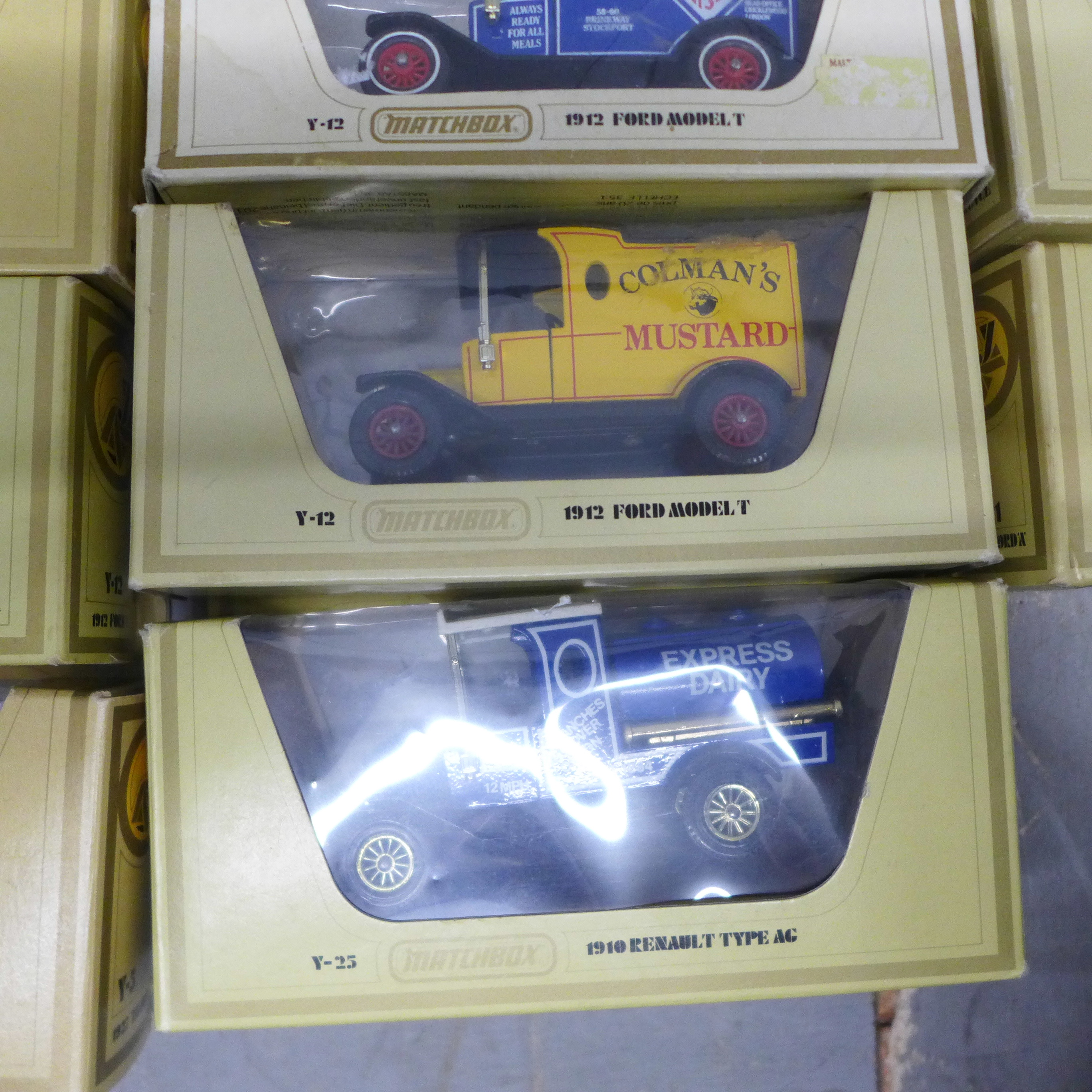 A collection of model vehicles, twelve Matchbox Models of Yesteryear including Y-27 1922 Foden C - Image 6 of 8