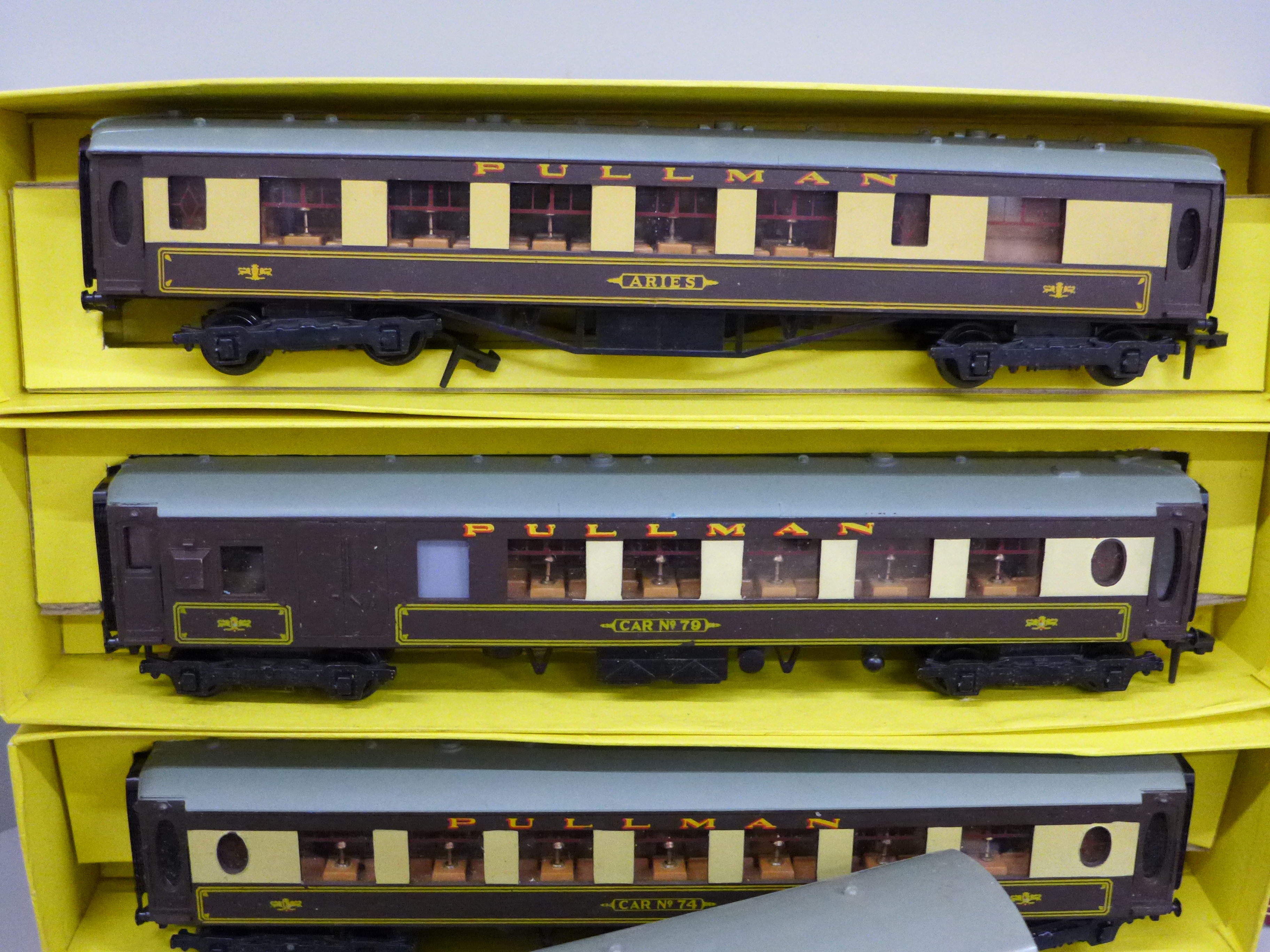 A collection of OO gauge coaches and wagons including Pullman and Corridor LMS GMR coach, boxed - Image 2 of 4