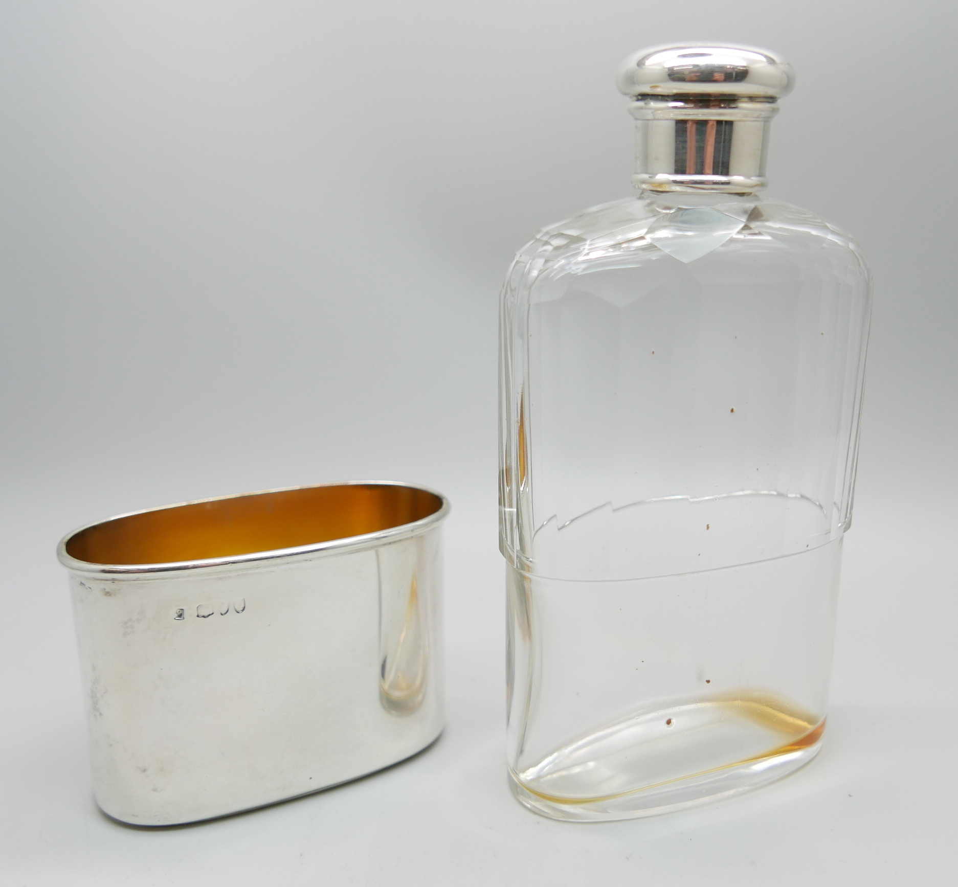 A Victorian silver topped glass flask with silver cup, London 1891, Edmonds & Johnson, cup 63g, - Image 2 of 3