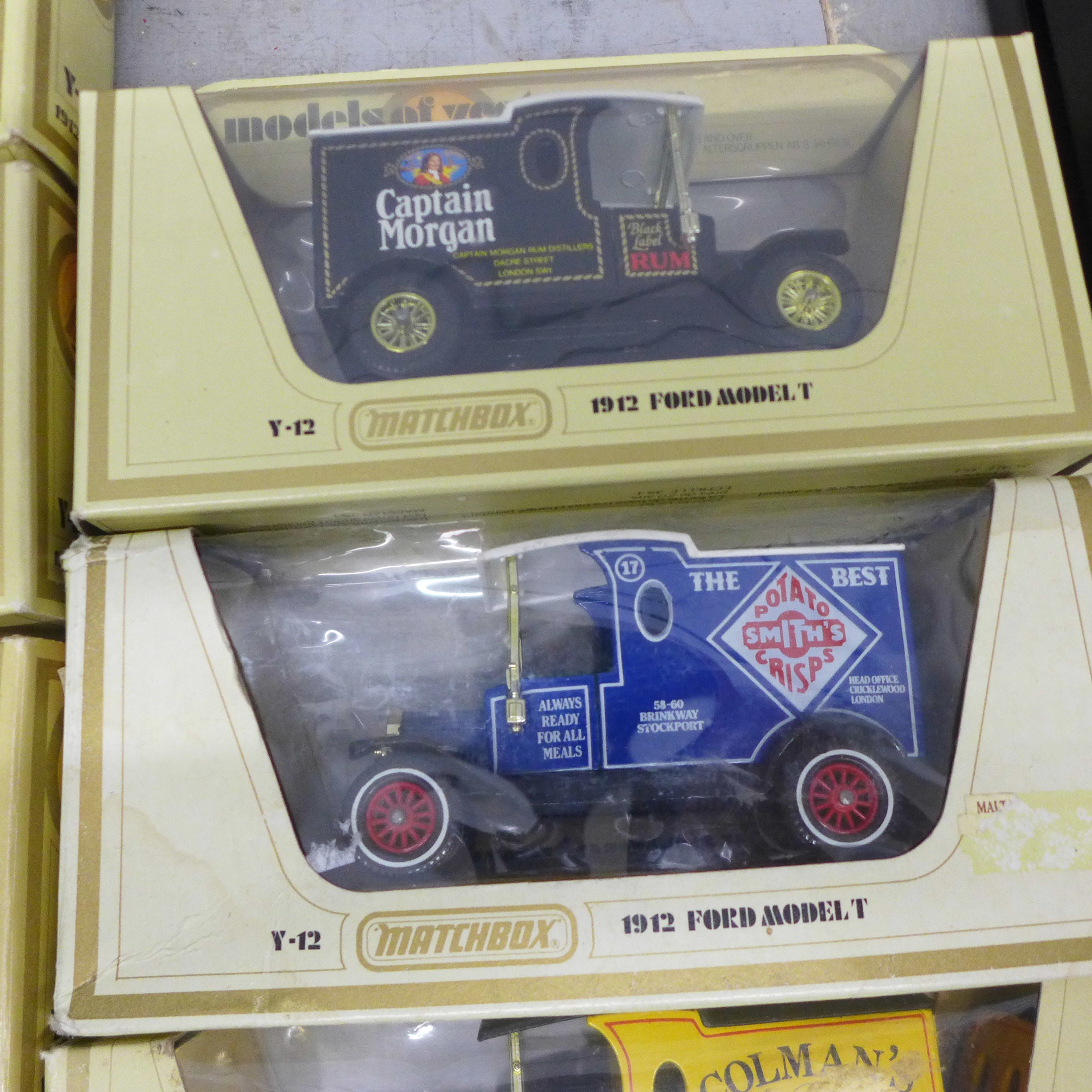 A collection of model vehicles, twelve Matchbox Models of Yesteryear including Y-27 1922 Foden C - Image 7 of 8