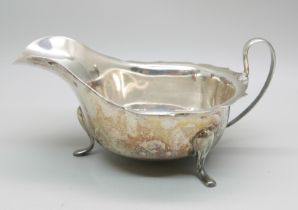 A silver sauce boat, Viners, Sheffield 1934, 104.4g