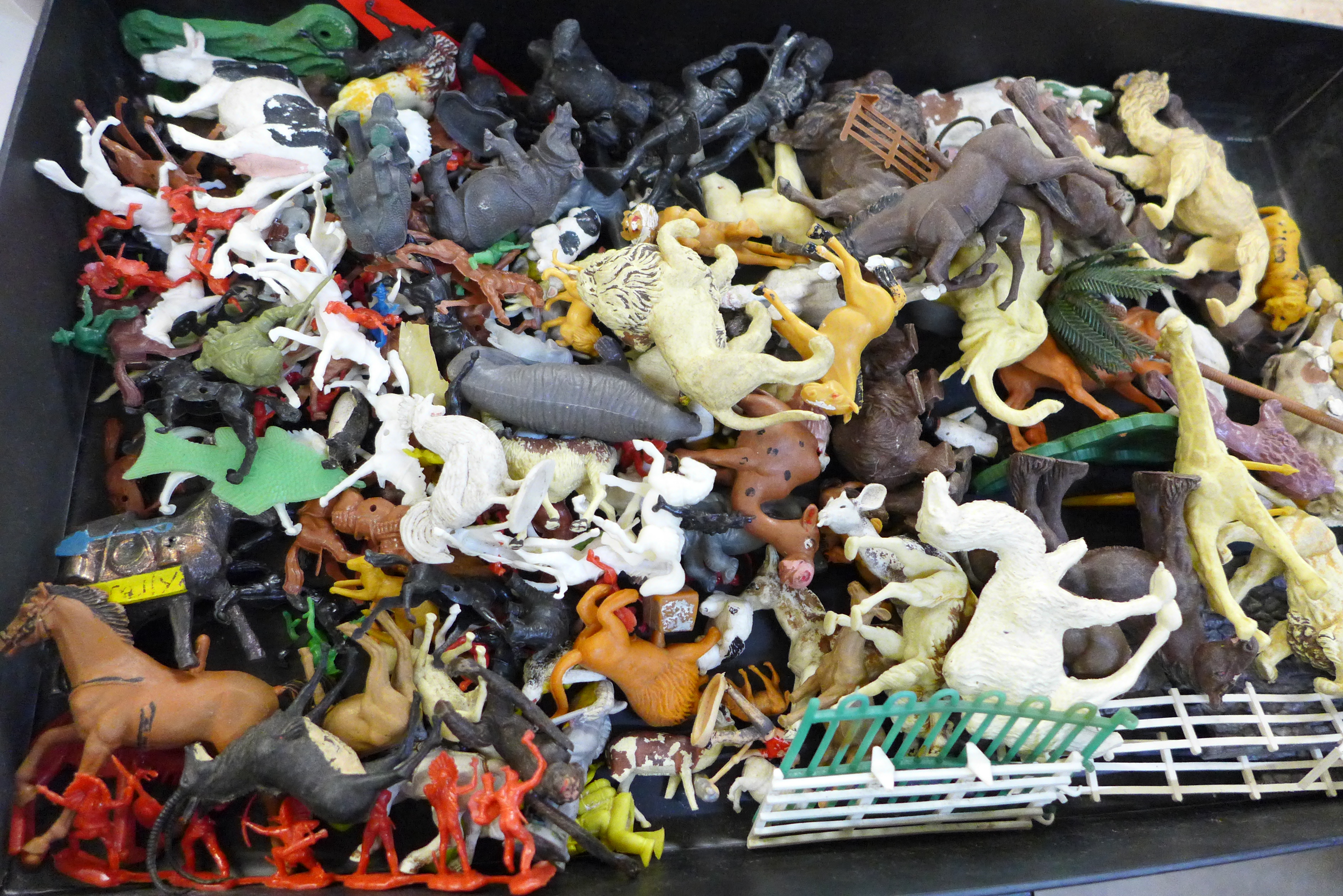 A collection of over 100 plastic animals, figures and accessories, mostly made by Britains Ltd., - Image 4 of 4