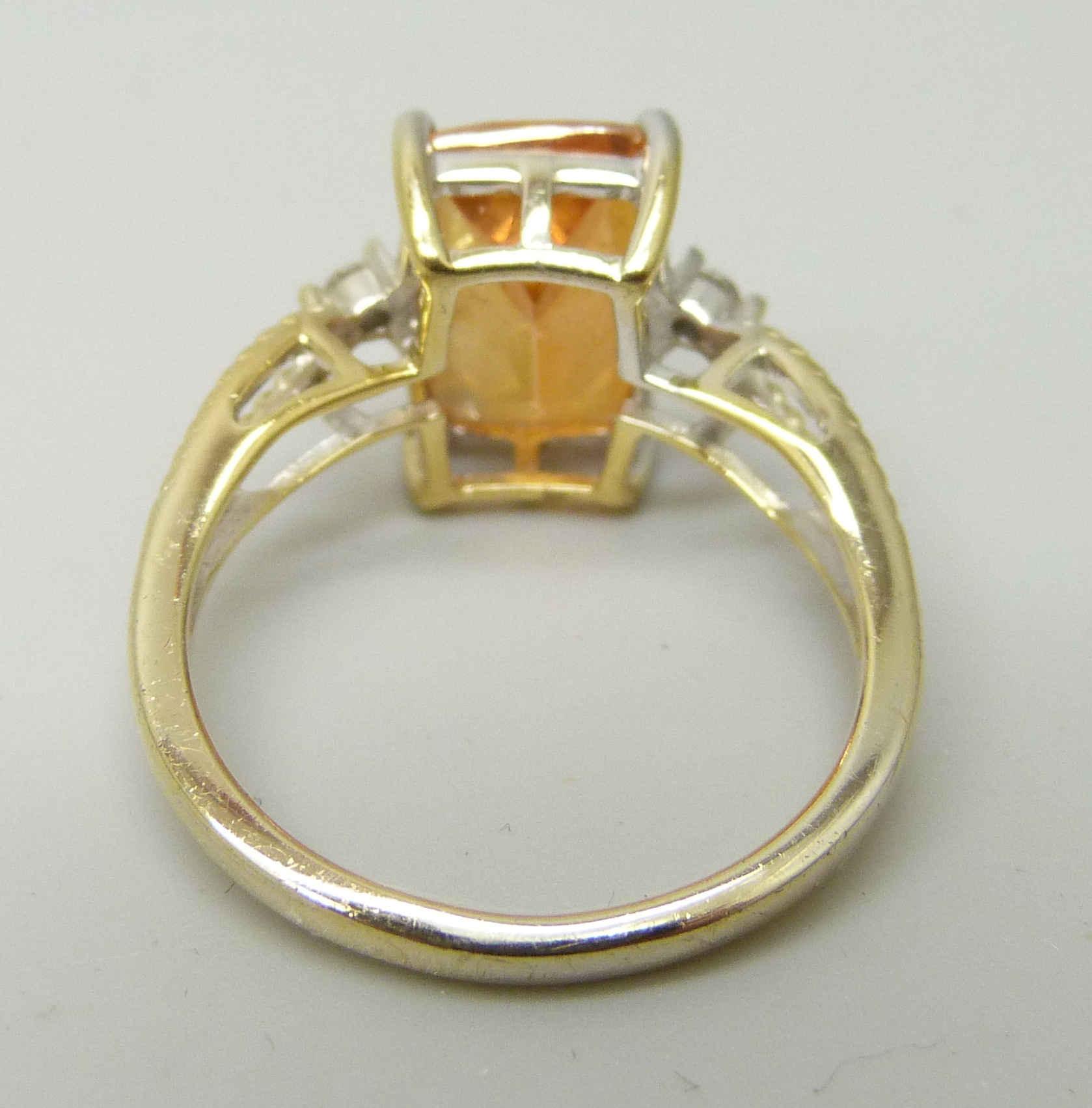 A silver gilt and sunstone ring, Q - Image 2 of 3