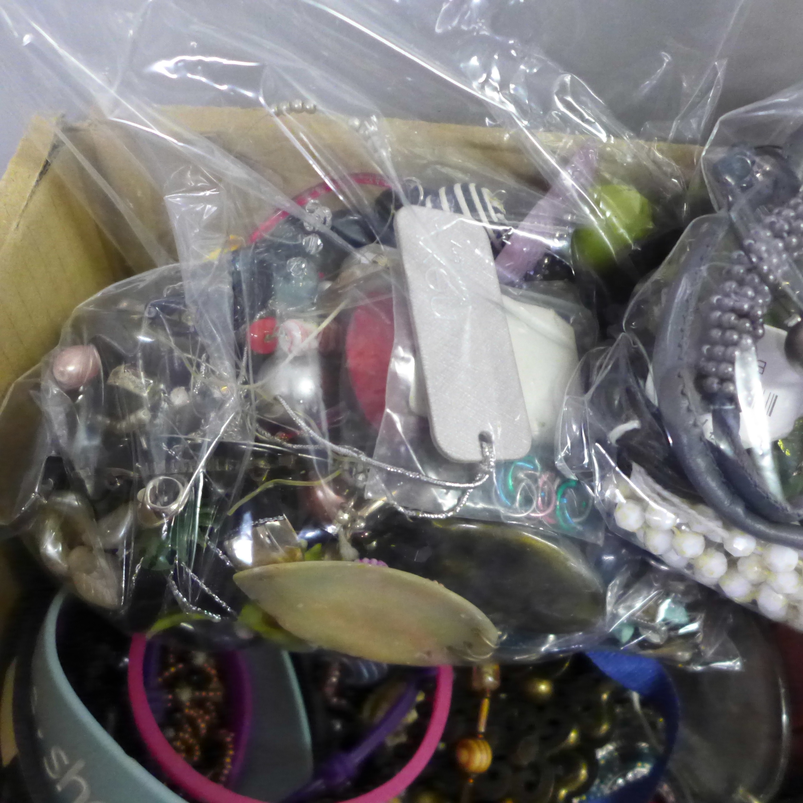 A large box of costume jewellery and three bags - Image 3 of 5