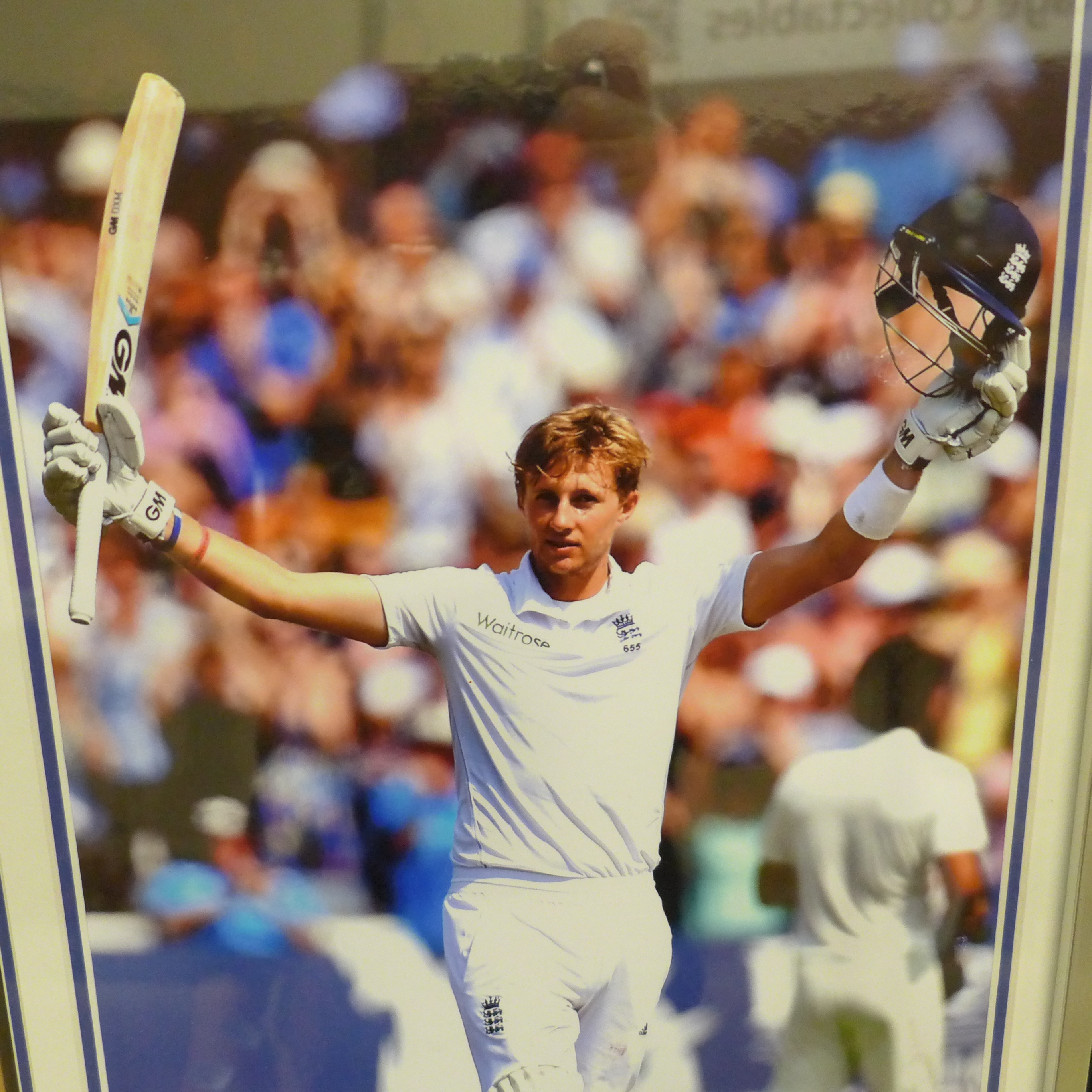 A Joe Root signed display with miniature cricket bat, framed - Image 4 of 4