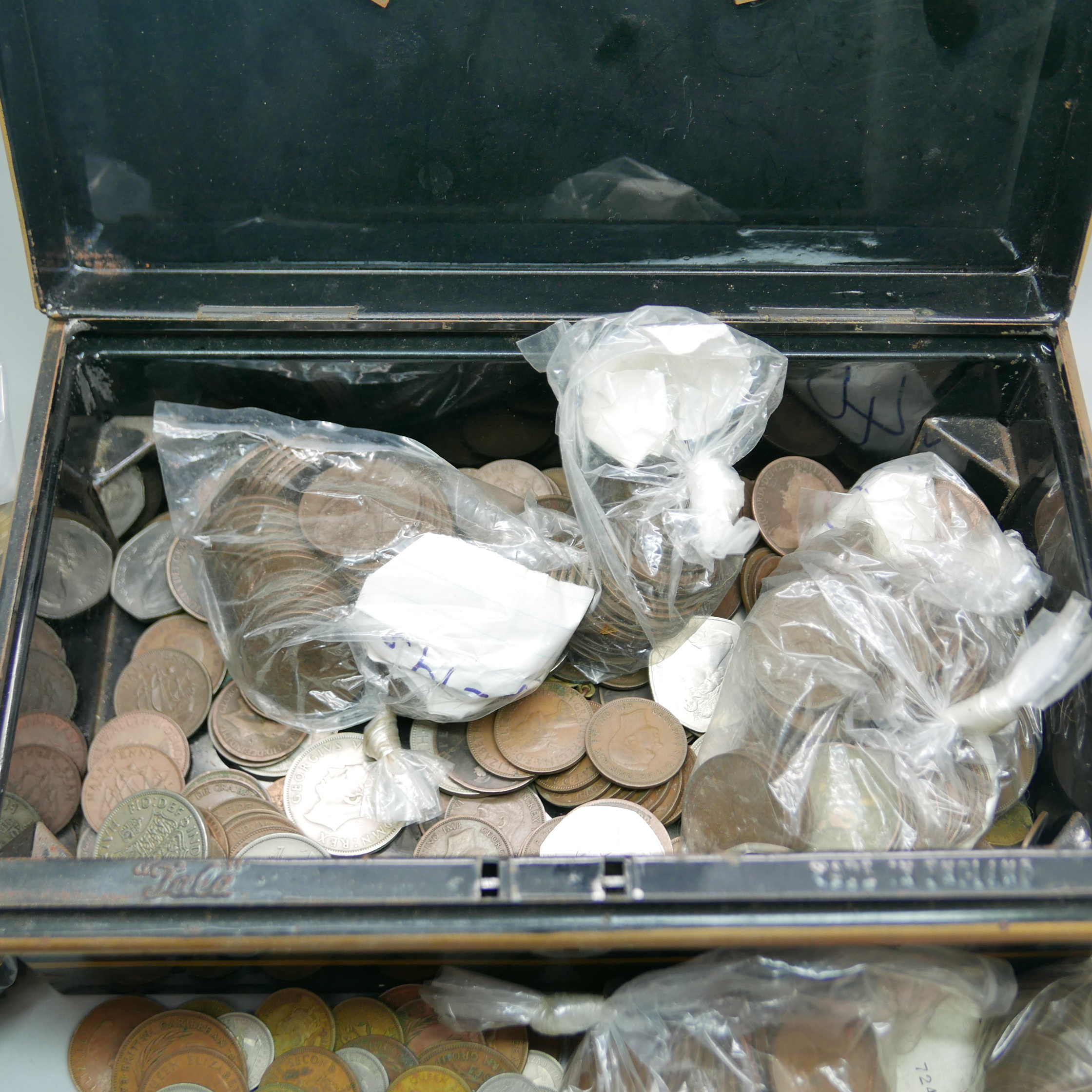 A tin box with a collection of foreign and English coins and notes - Image 3 of 5