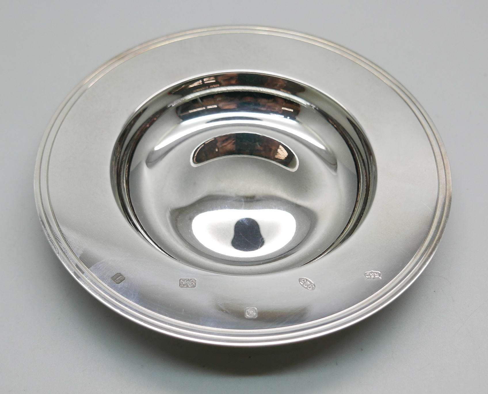 A silver dish, 119g