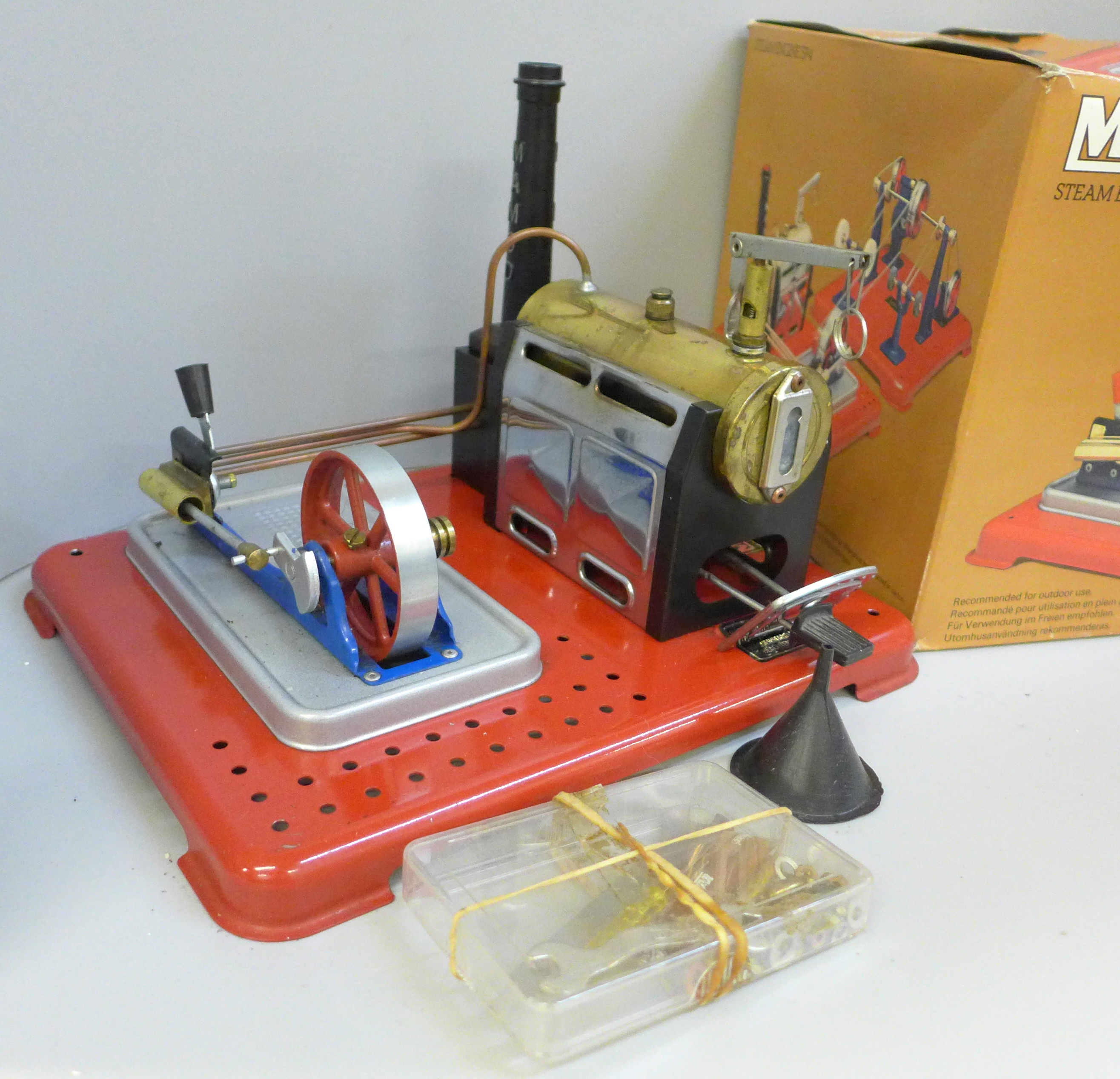 A Mamod Steam Engine SP4 in original box and an Eccentric Press (Wilesco M59) in original box - Image 2 of 6