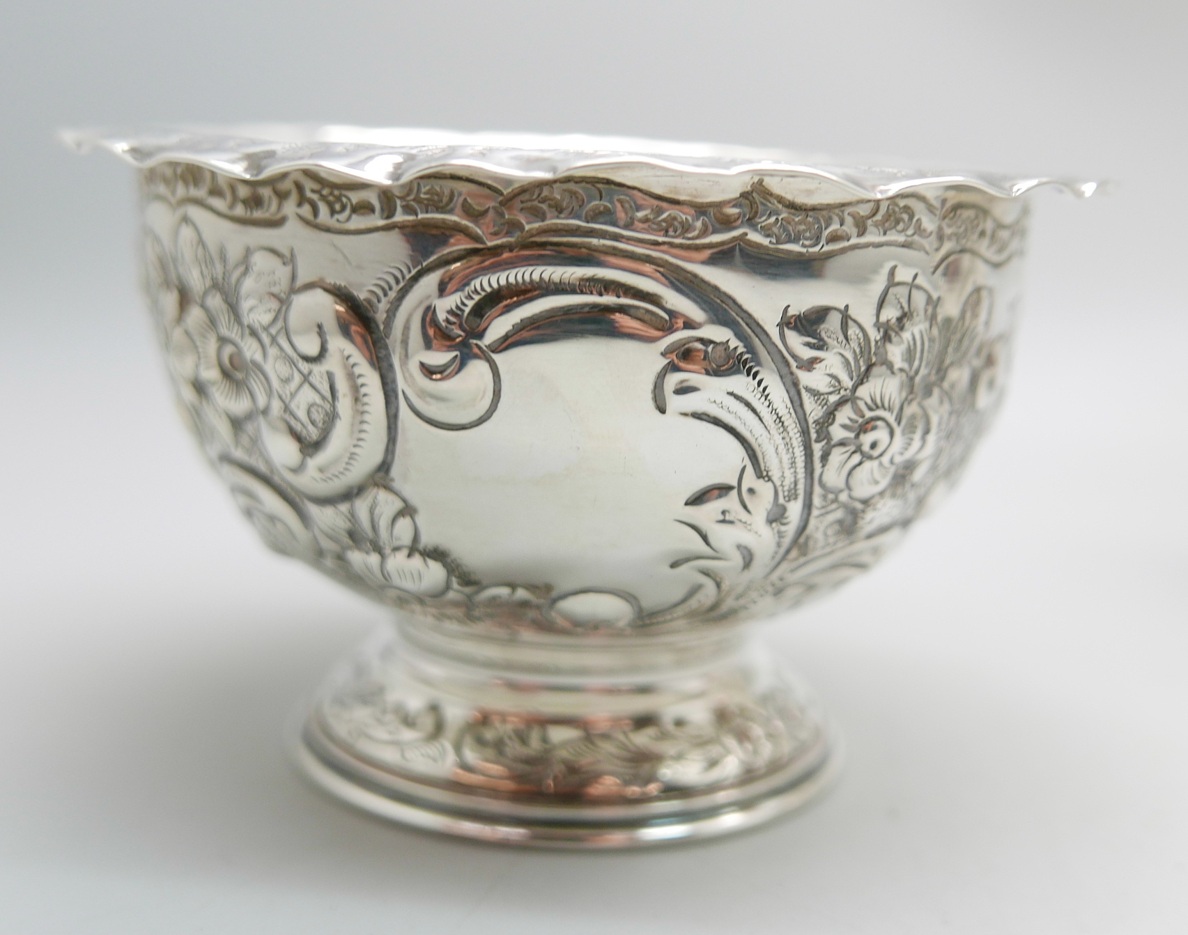 A silver sauce boat and a silver bowl, 253g - Image 3 of 6