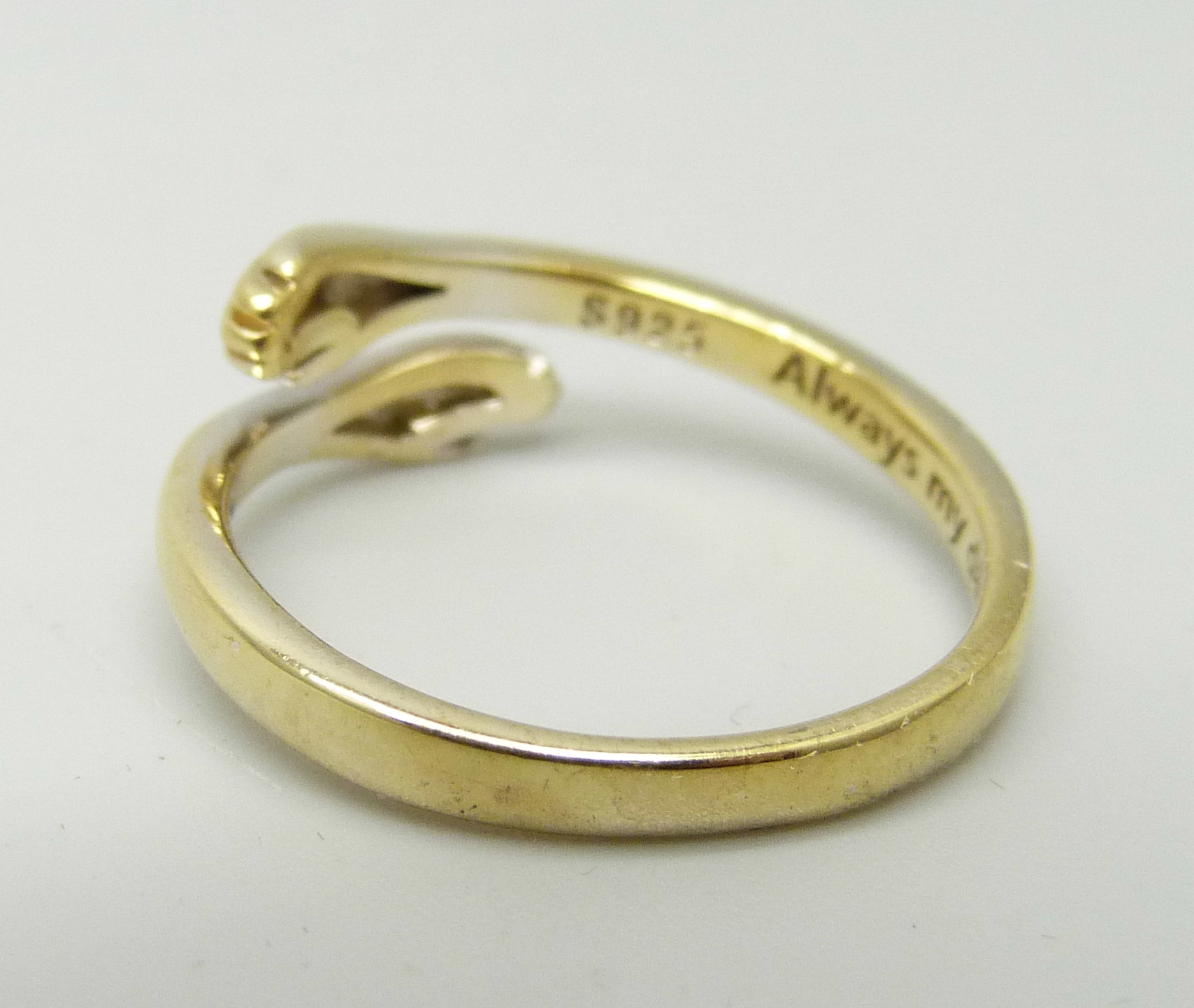 A silver gilt ring, P - Image 2 of 6