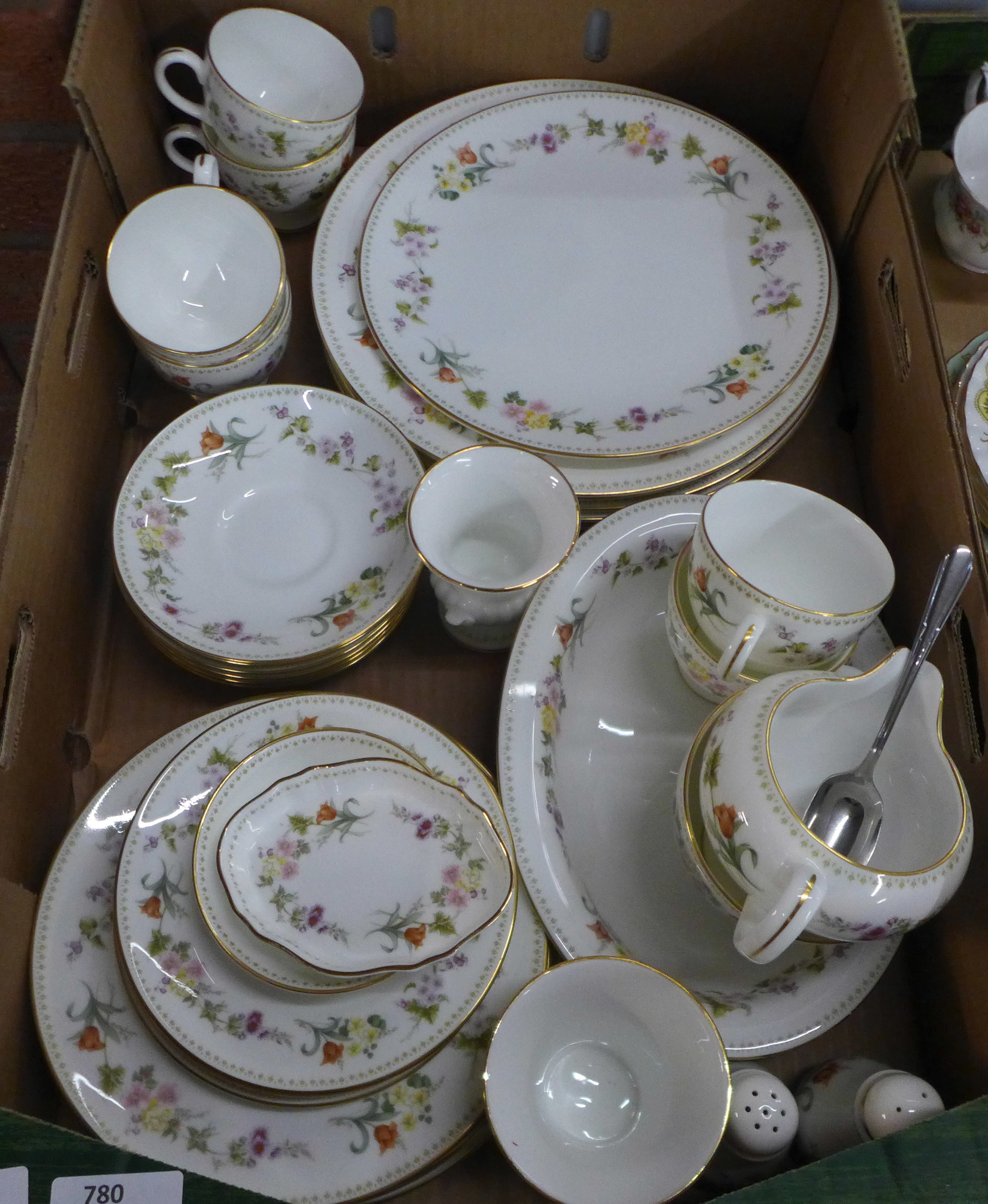 Wedgwood Mirabelle R4537 tea and dinnerwares, six setting, cups, saucers, dinner, tea and side - Image 2 of 3