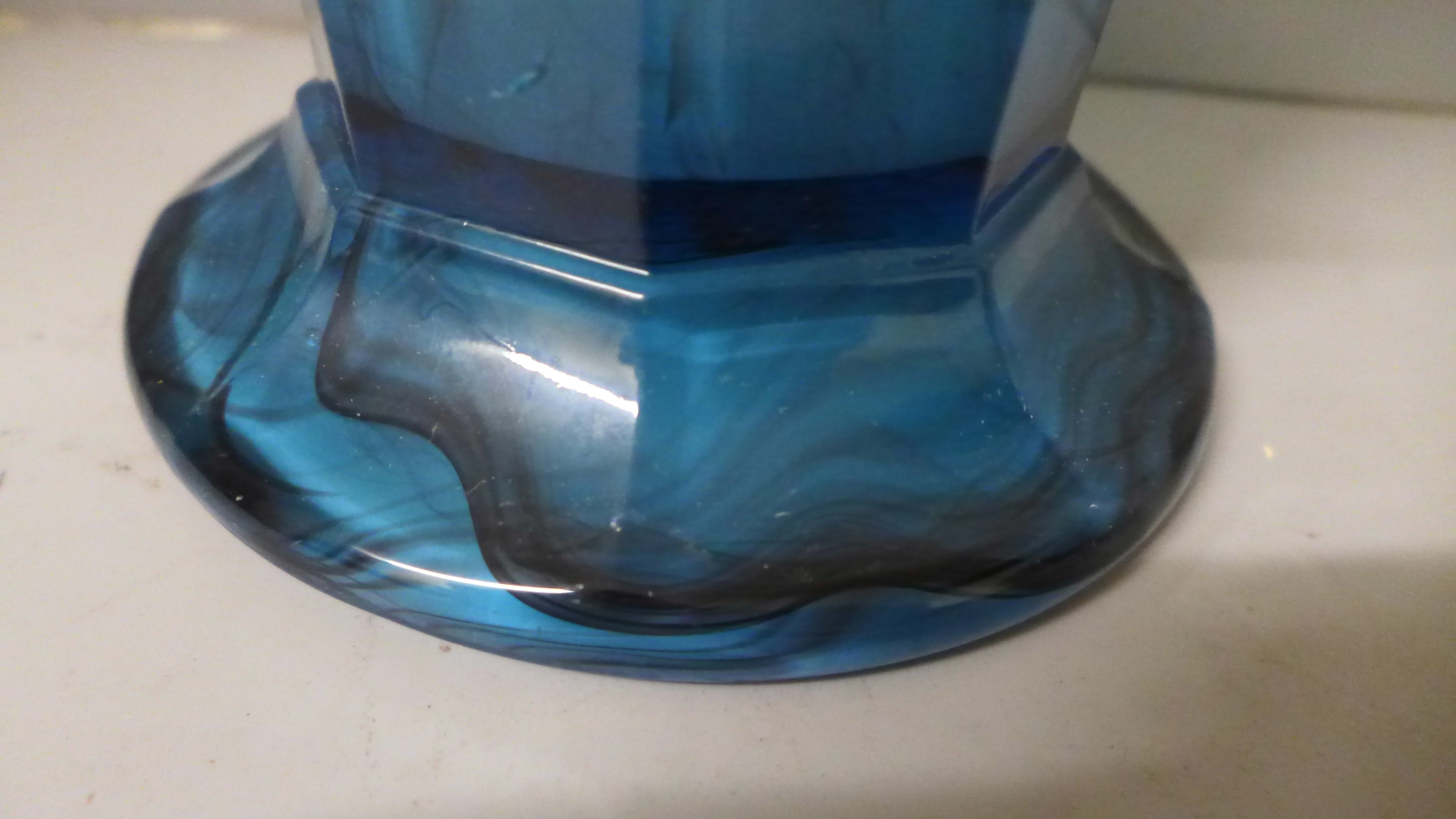 A large clear glass poison jar, 35.5cm and a Davidson blue glass vase - Image 4 of 7