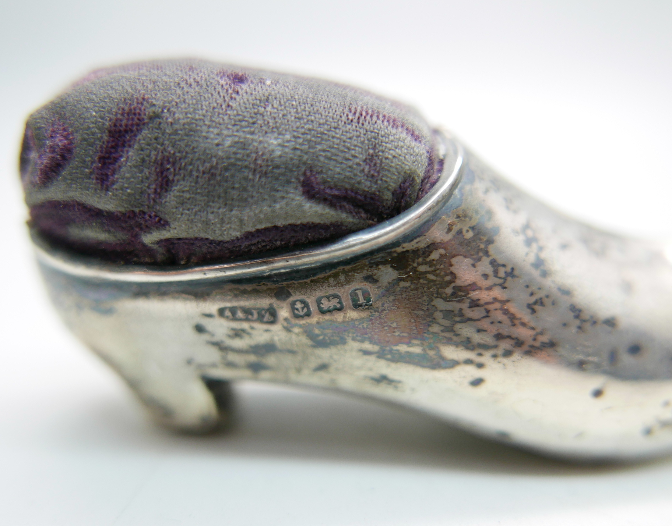 A novelty silver pin cushion in the form of a clog, Birmingham 1911 - Image 5 of 5