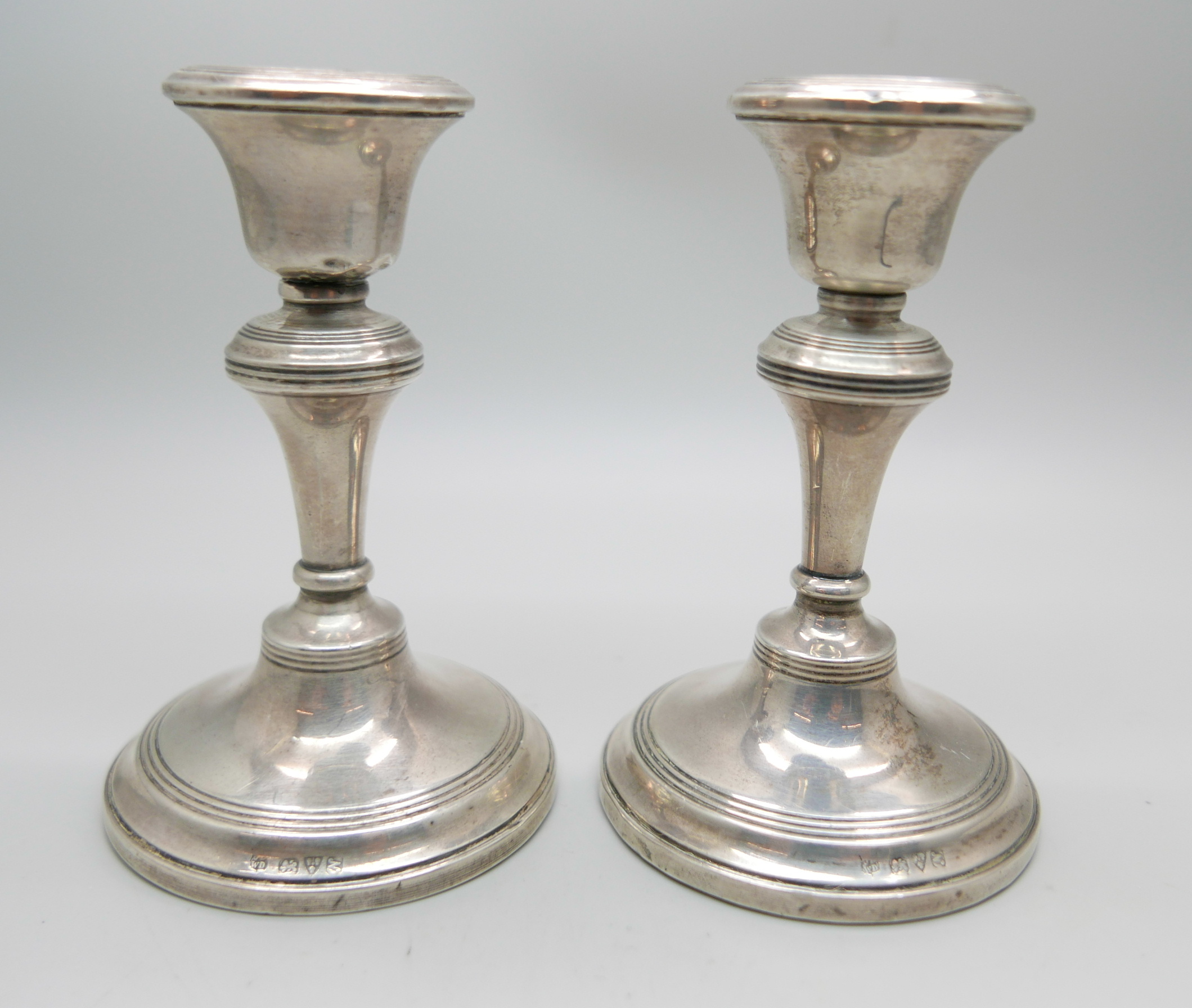 A pair of candlesticks, Chester 1913, 10cm