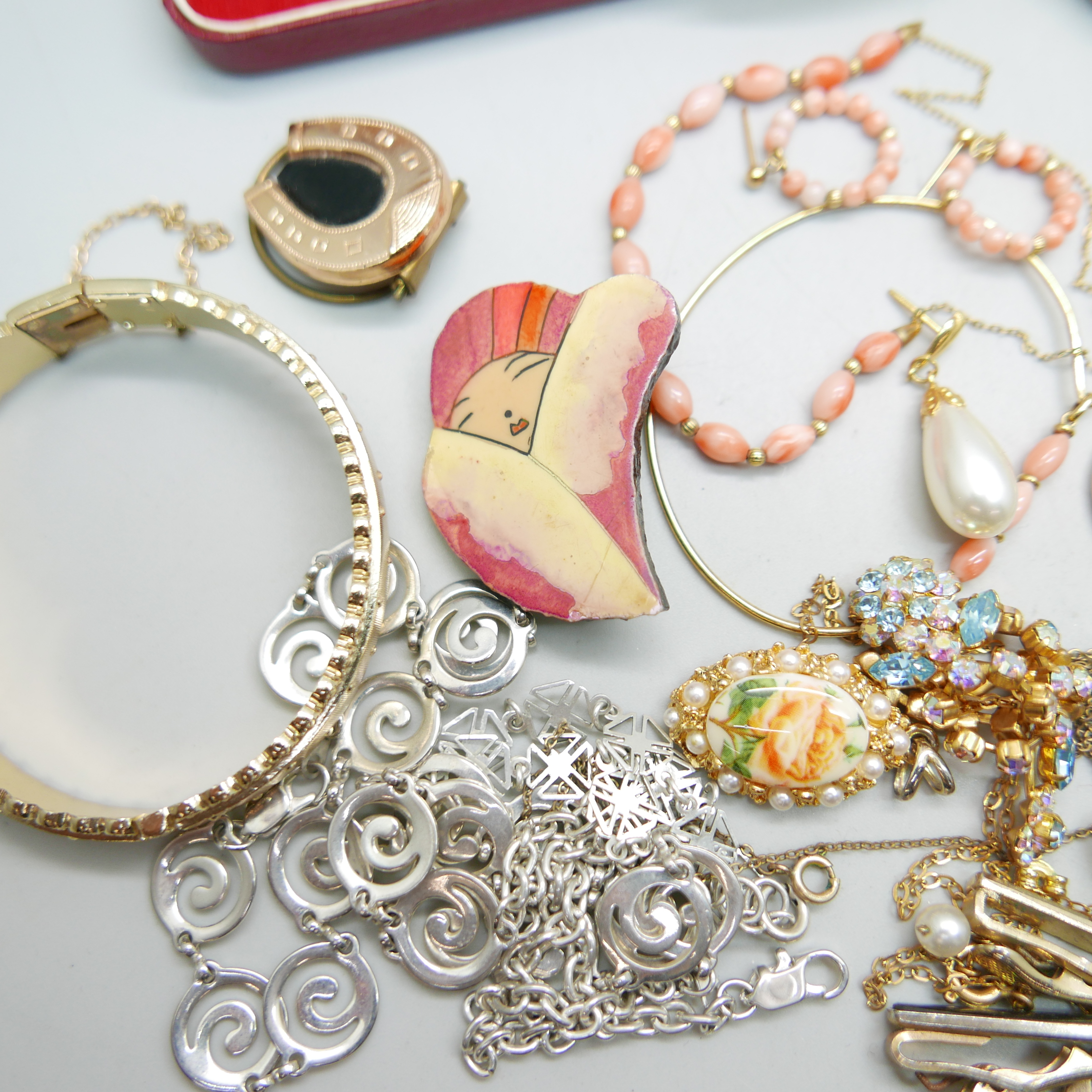 Costume jewellery including coral - Image 4 of 5